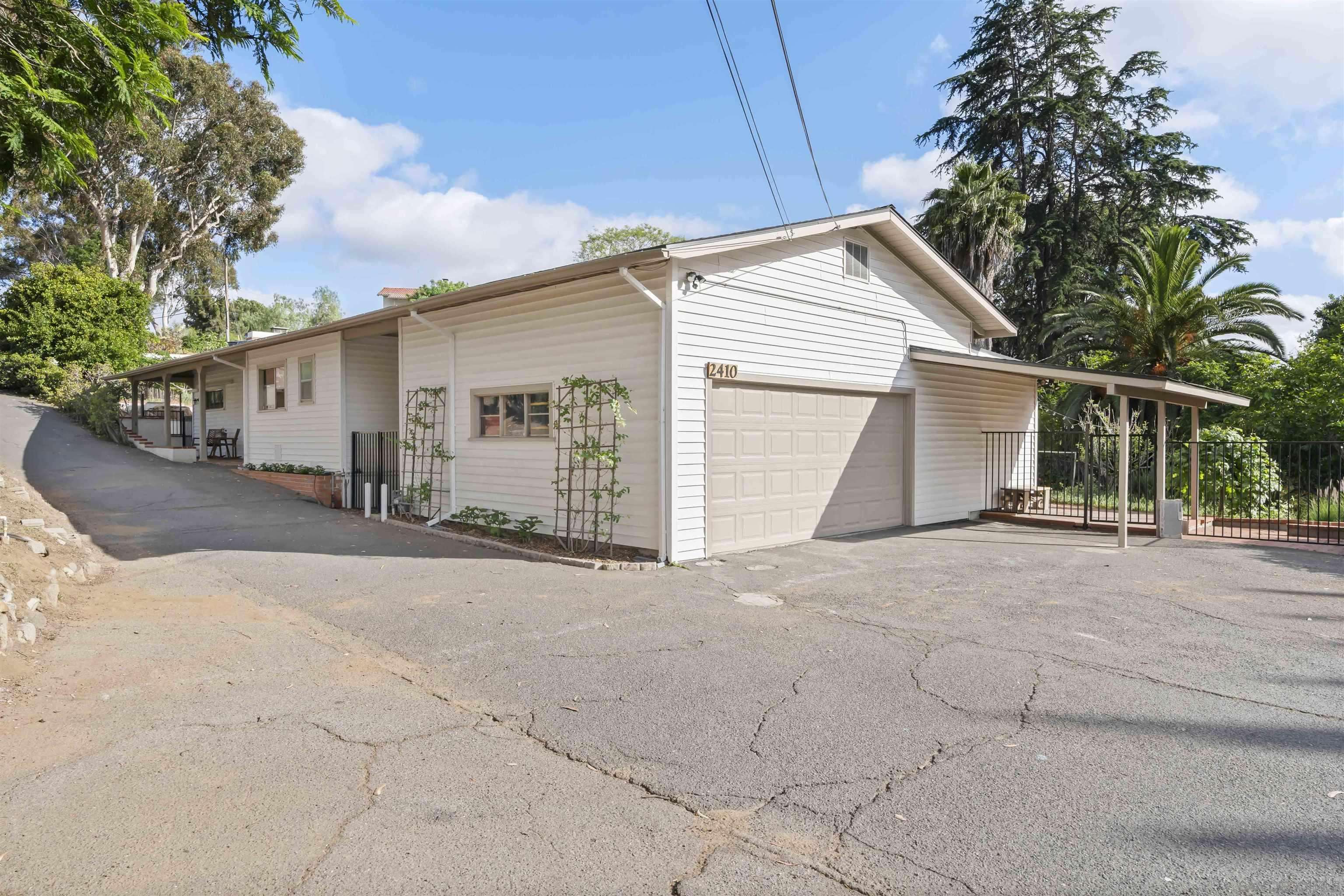 Vista, CA 92084,2410 Alta Vista Dr