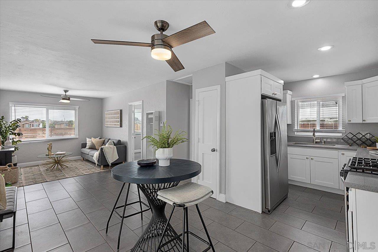 San Diego, CA 92113,3722 Z St
