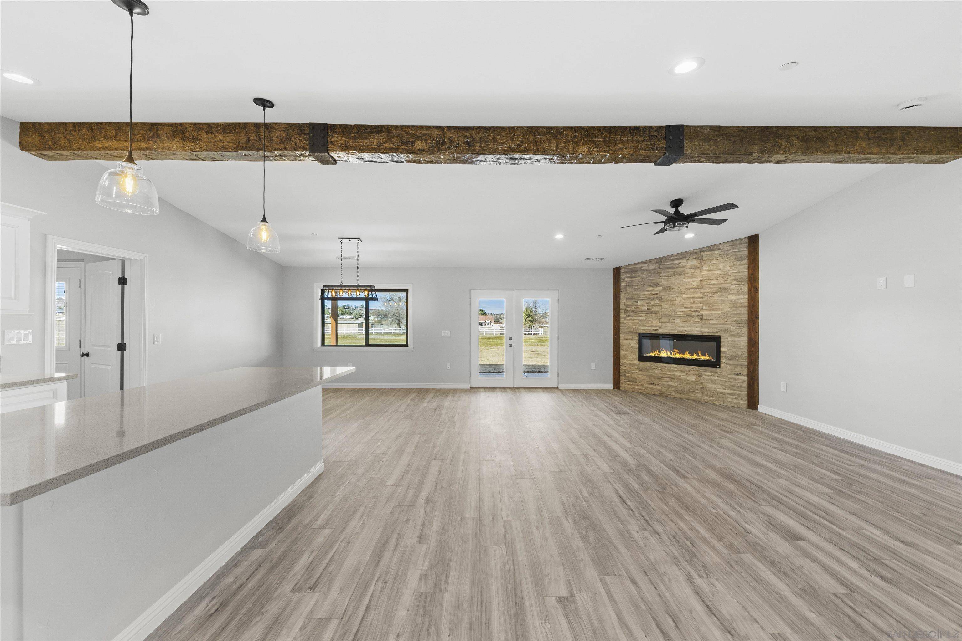 Aguanga, CA 92536,42247 Riverdale