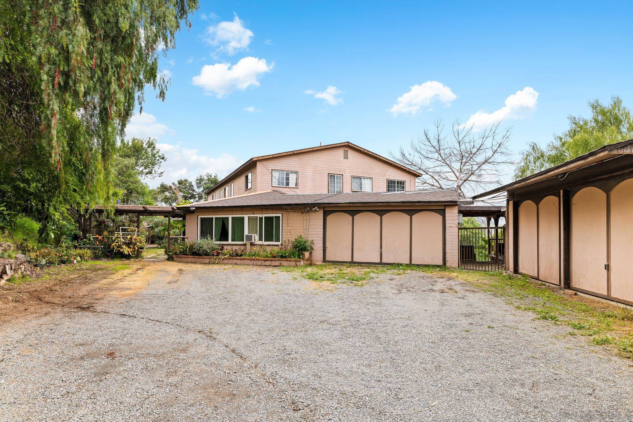 El Cajon, CA 92021,14487 Rios Canyon Rd
