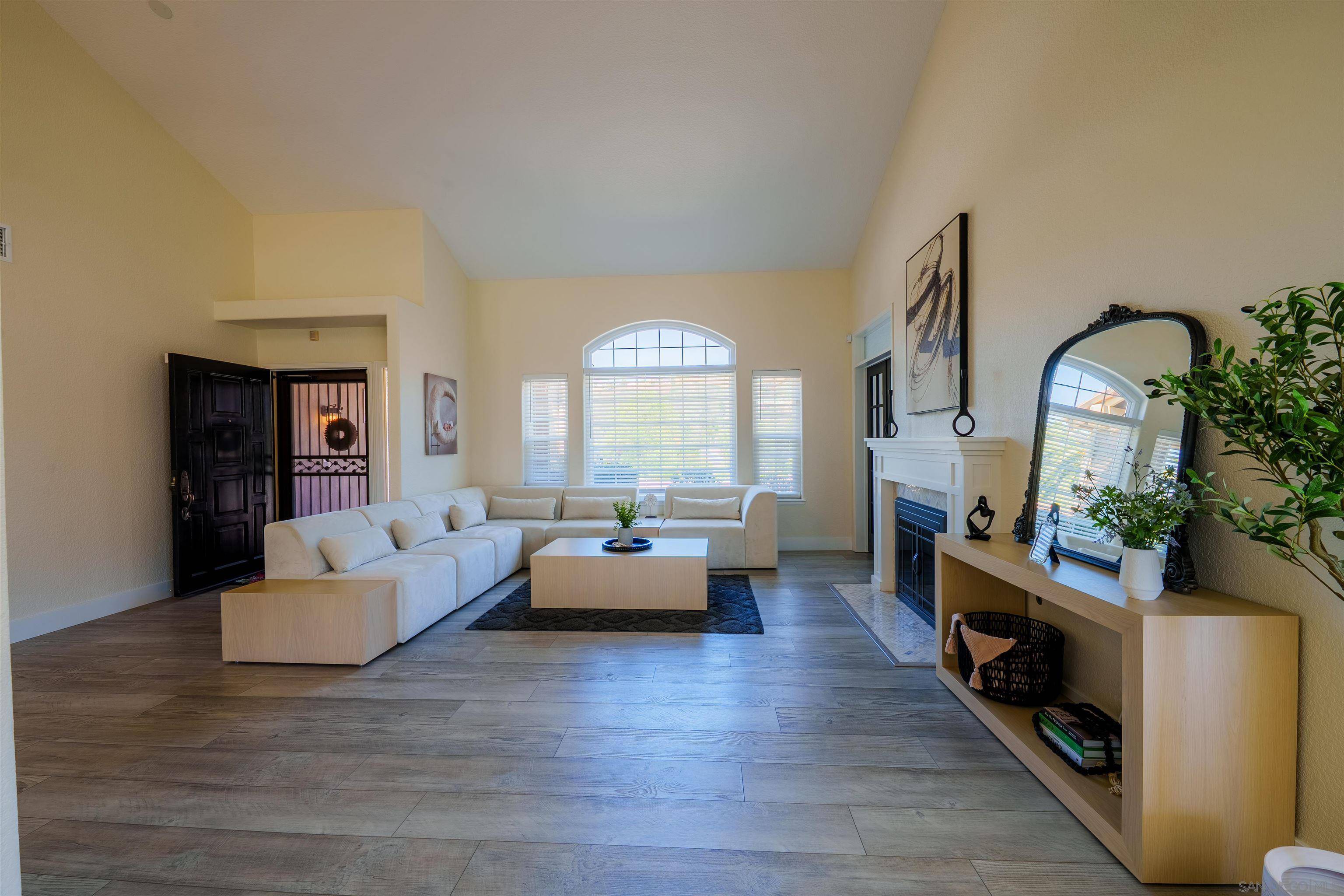 Poway, CA 92064,15458 HARROW LANE