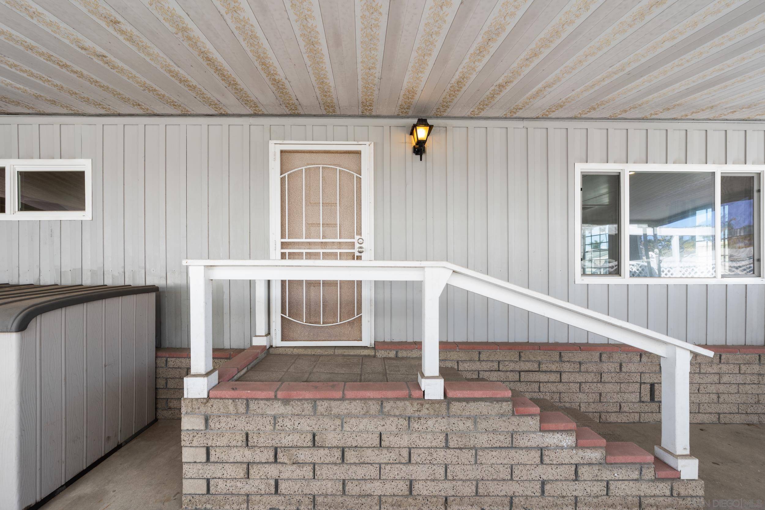 Carlsbad, CA 92011,6550 Ponto Dr #SPC 30