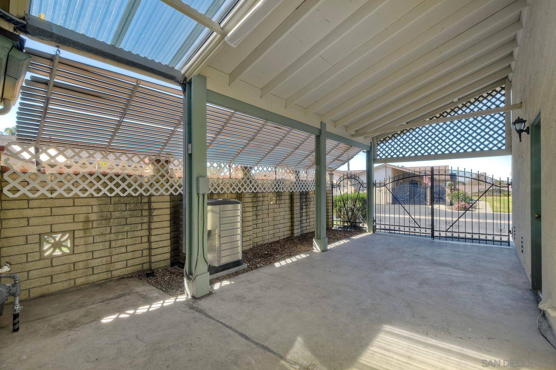 Oceanside, CA 92057,4384 Albatross Way