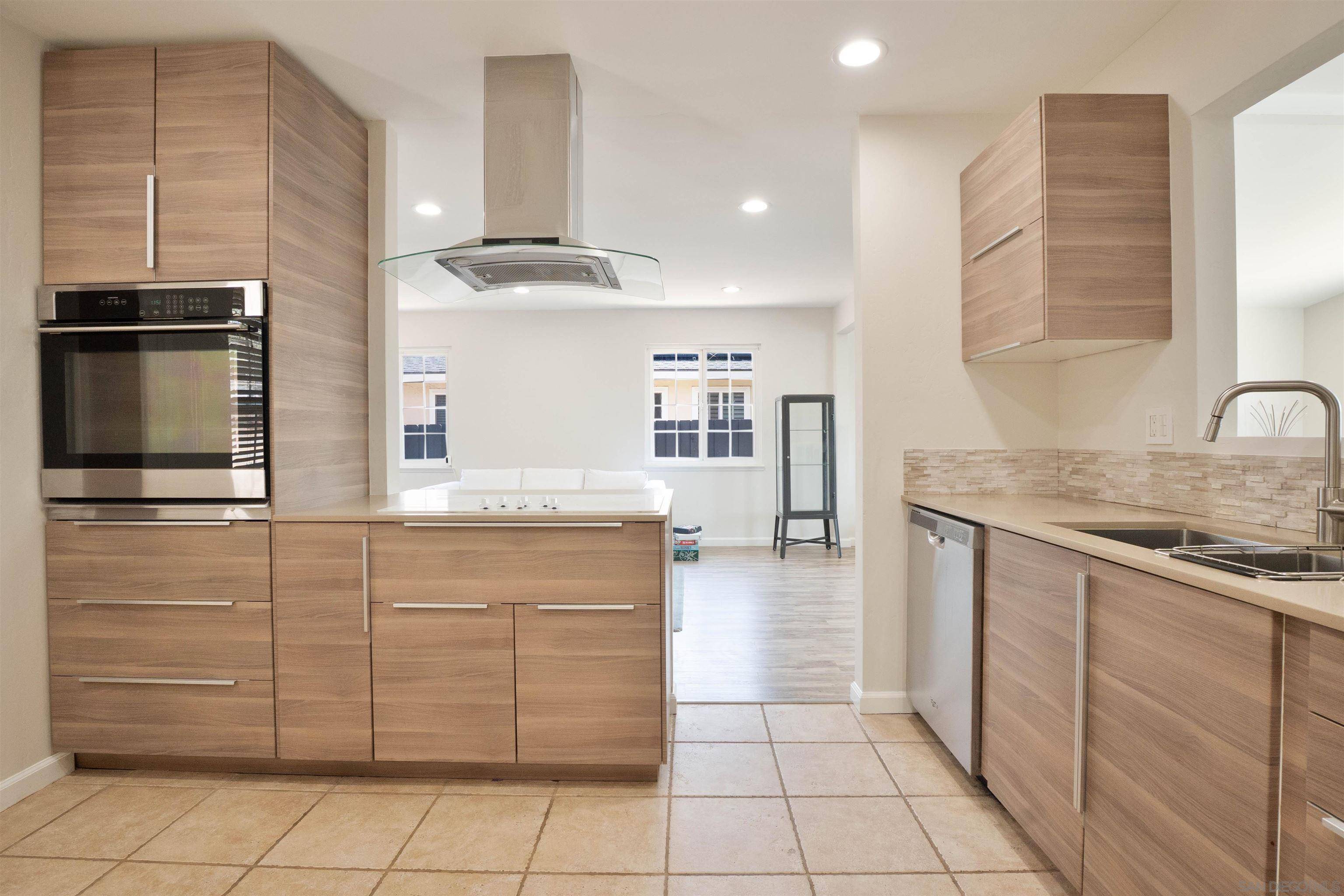 San Diego, CA 92119,8103 San Carlos Dr
