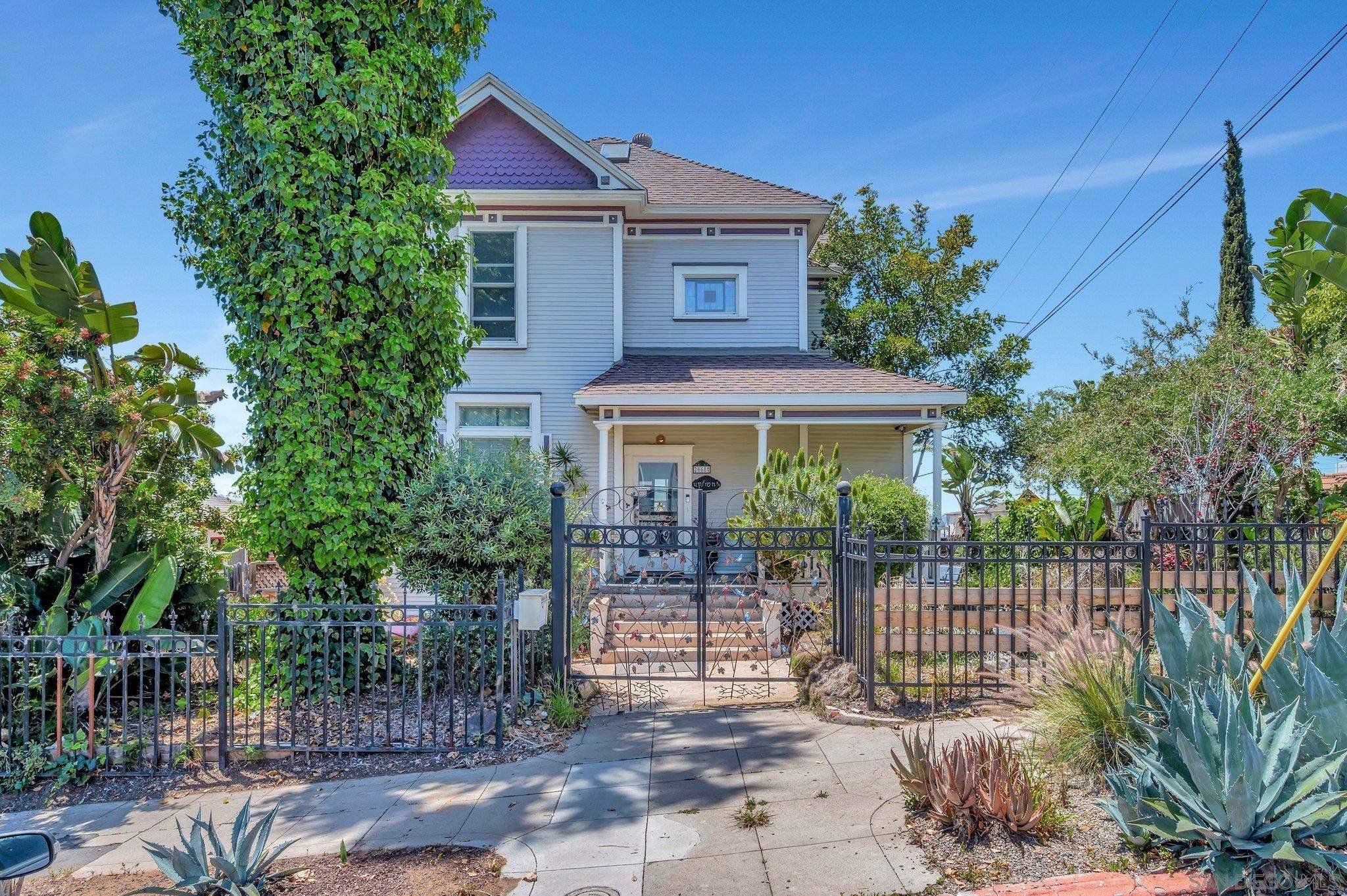 San Diego, CA 92101,2068 Front St