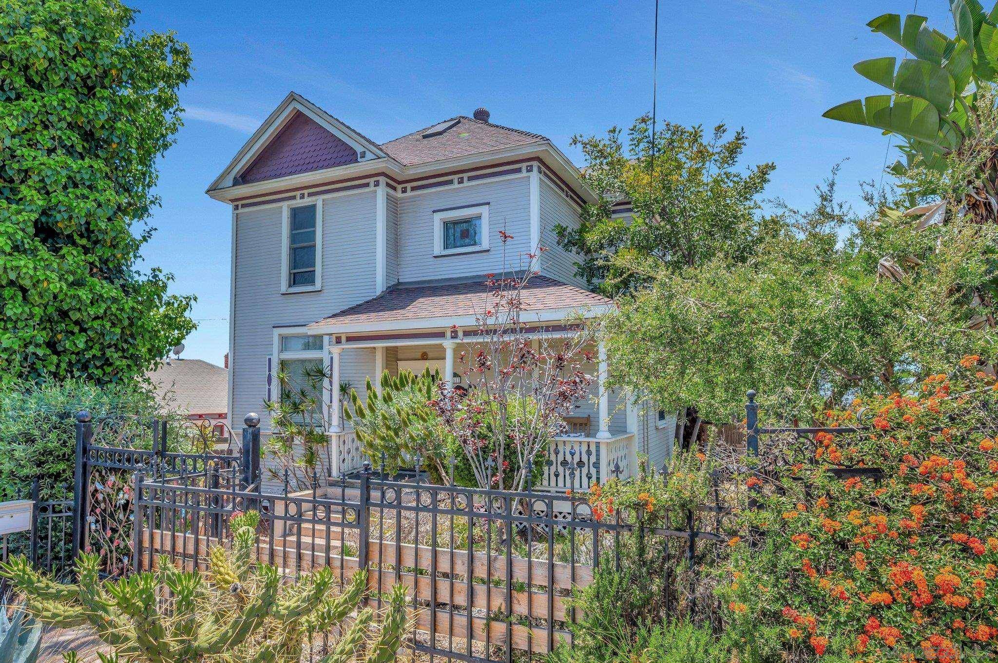 San Diego, CA 92101,2068 Front St