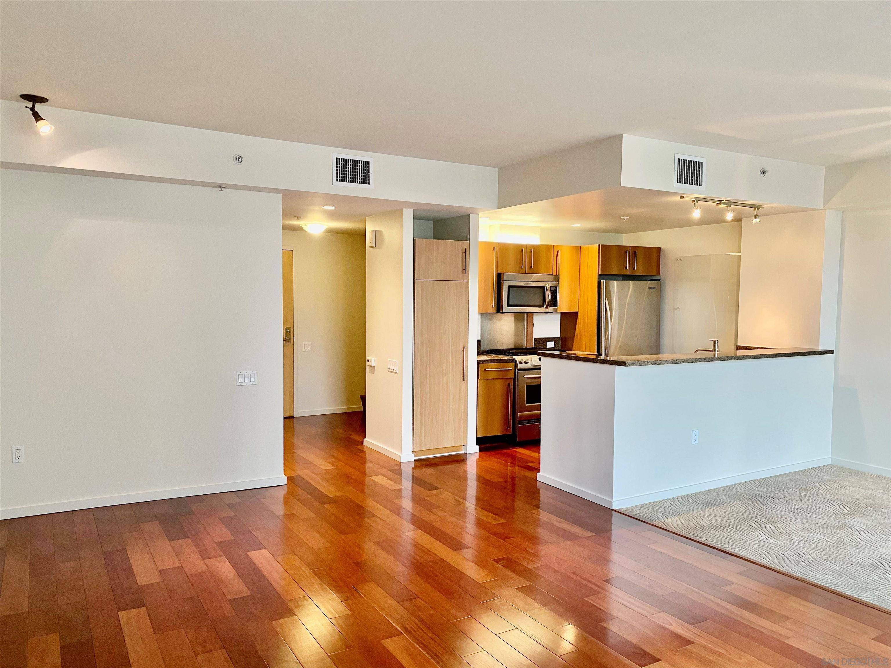 San Diego, CA 92101,350 11th Avenue #619