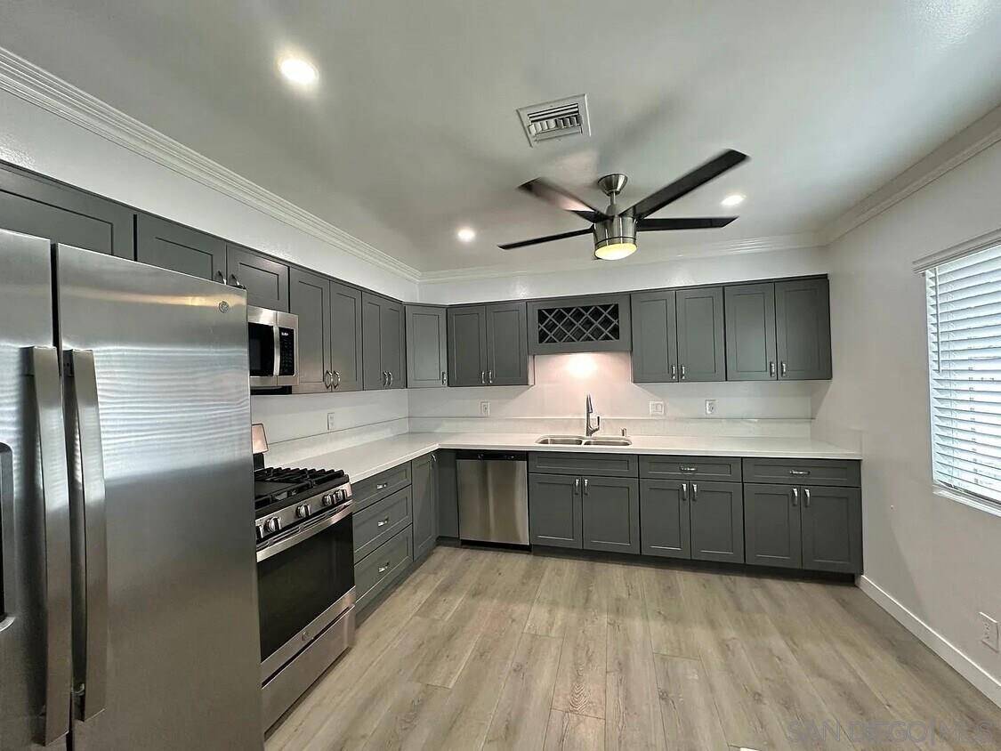 La Mesa, CA 91942,4875-77 Normandie