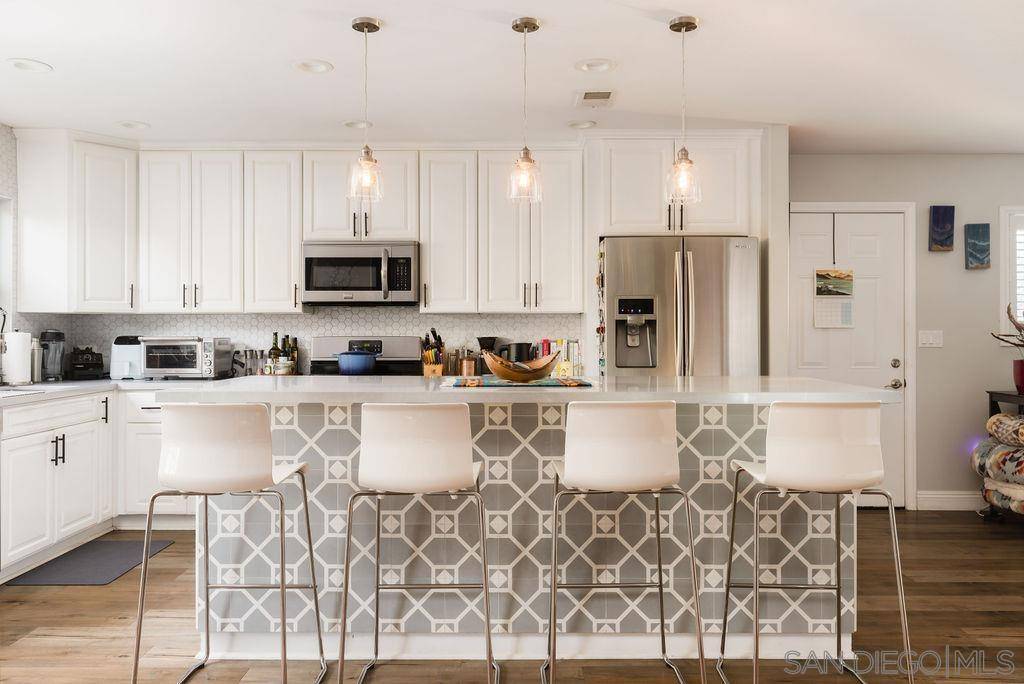 Encinitas, CA 92024,444 Alviso Way