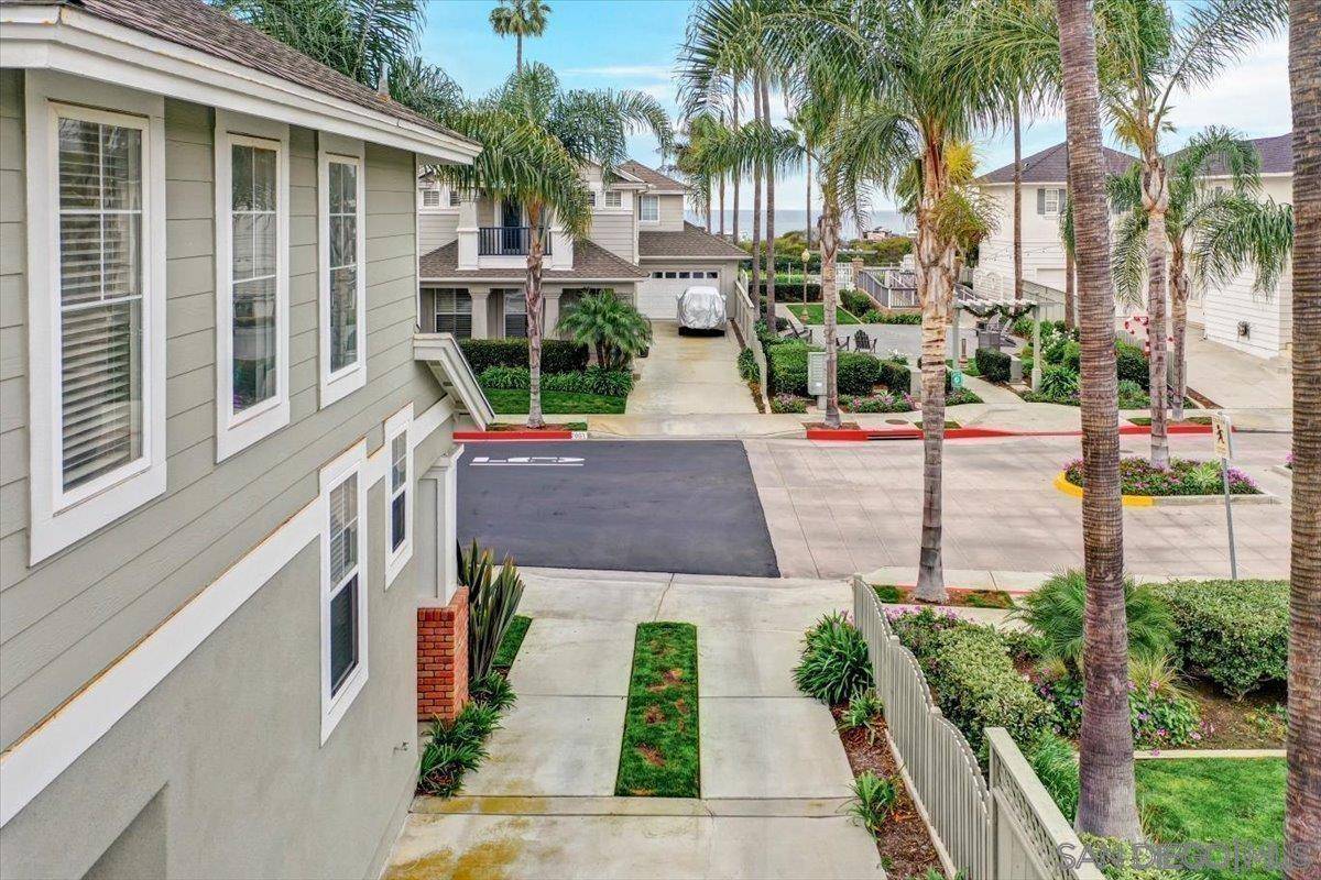 Carlsbad, CA 92011,7052 Whitewater