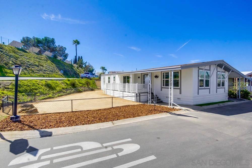 Lakeside, CA 92040,13460 Highway 8 Business #SPC 11