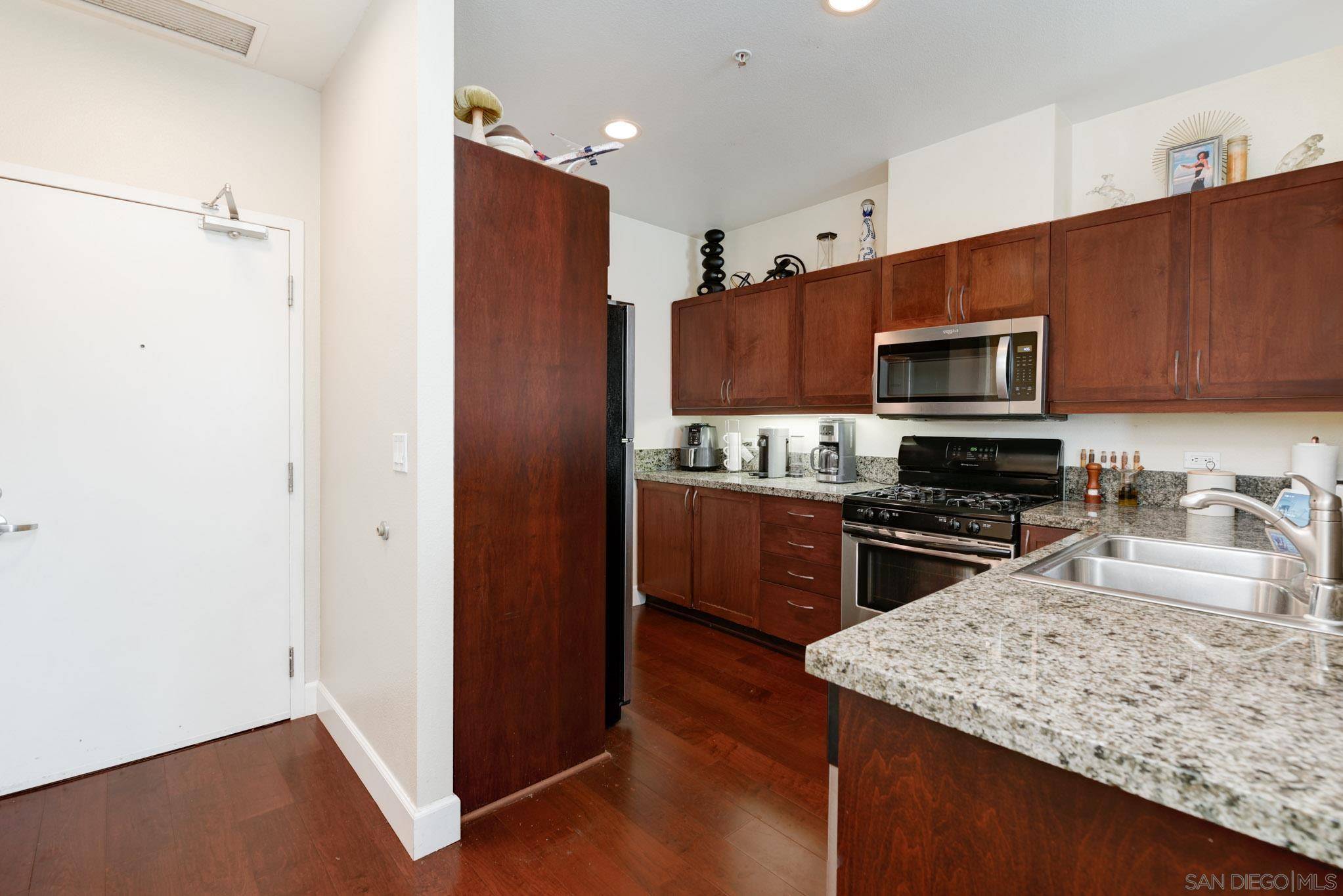 San Diego, CA 92101,530 K St #1115