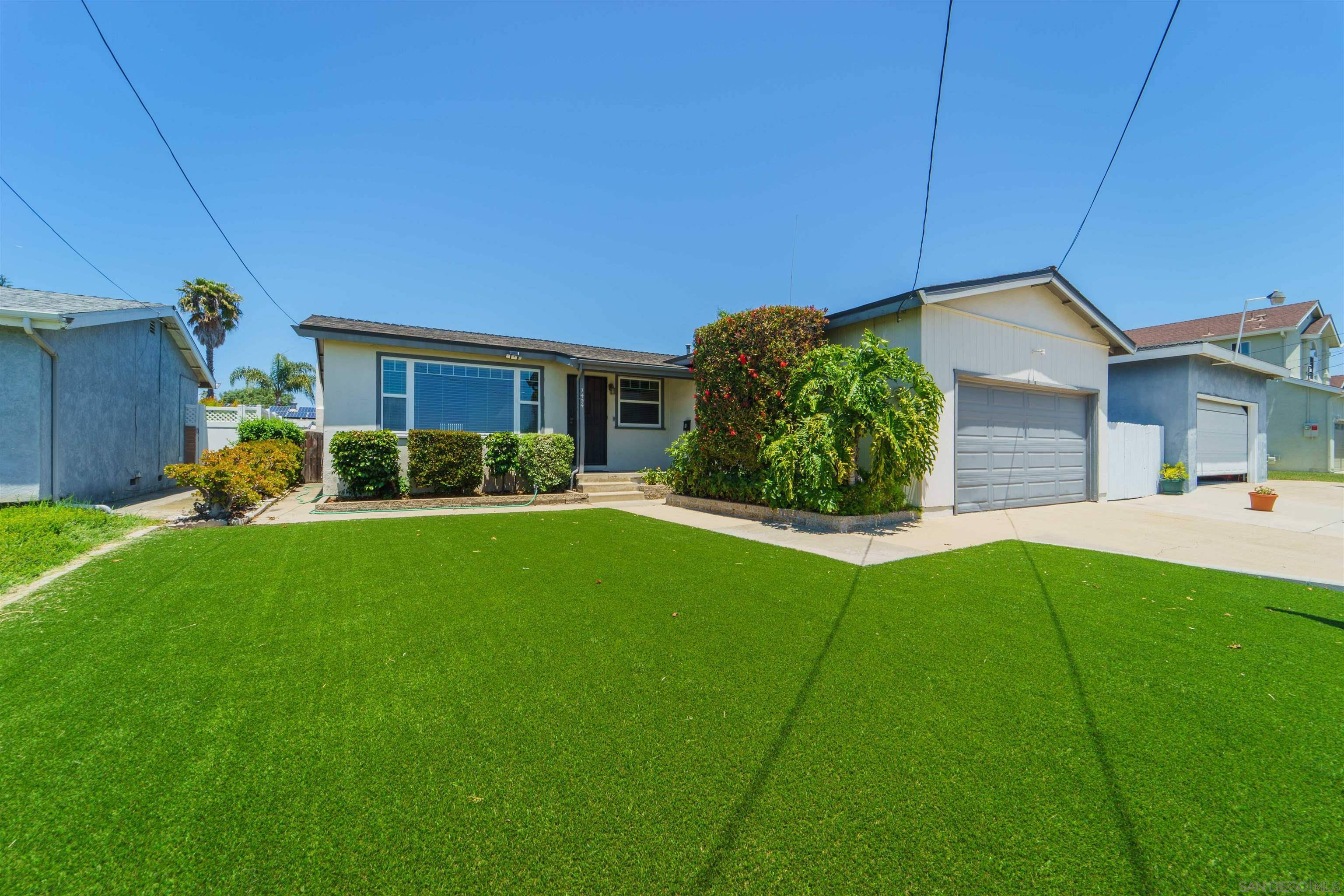 San Diego, CA 92111,7434 Salerno Street