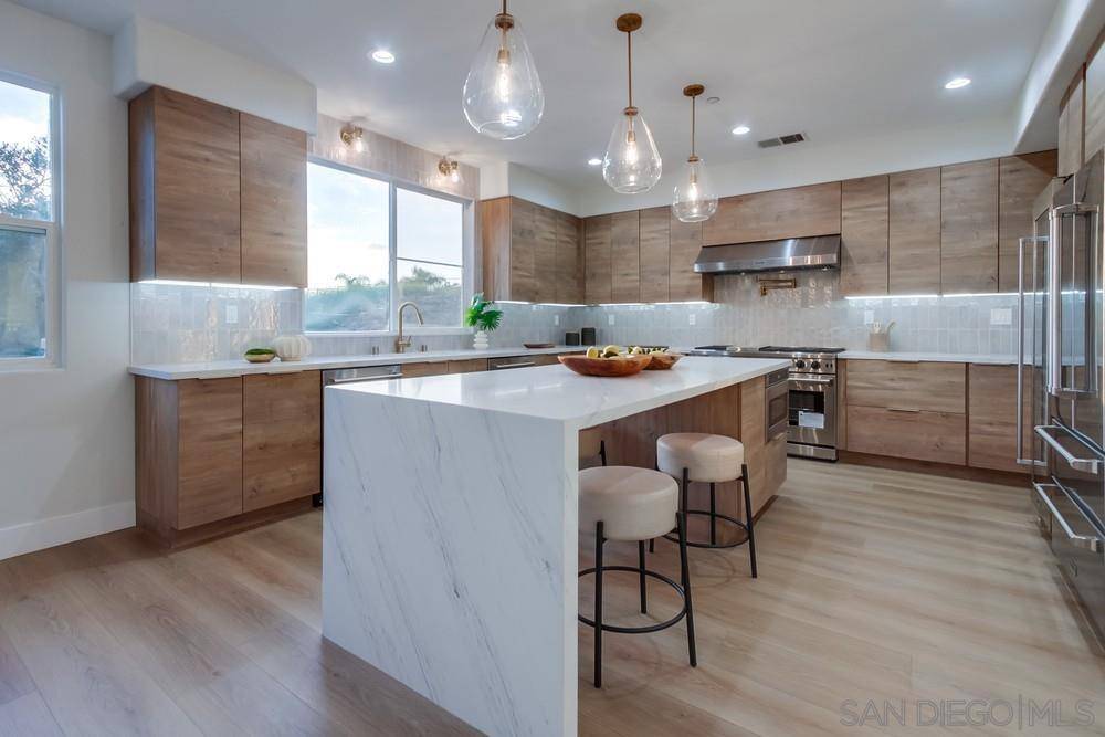 Vista, CA 92084,2482 San Clemente Ave