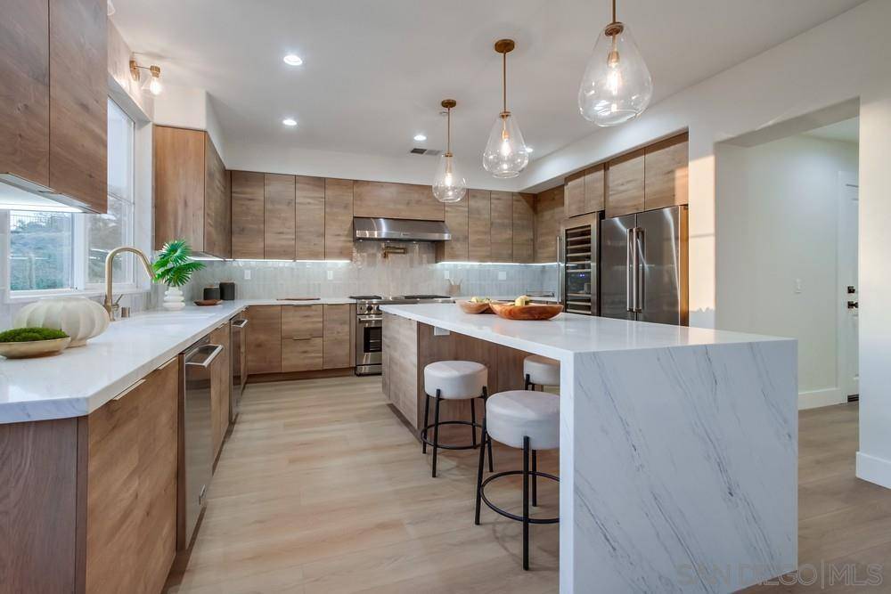 Vista, CA 92084,2482 San Clemente Ave