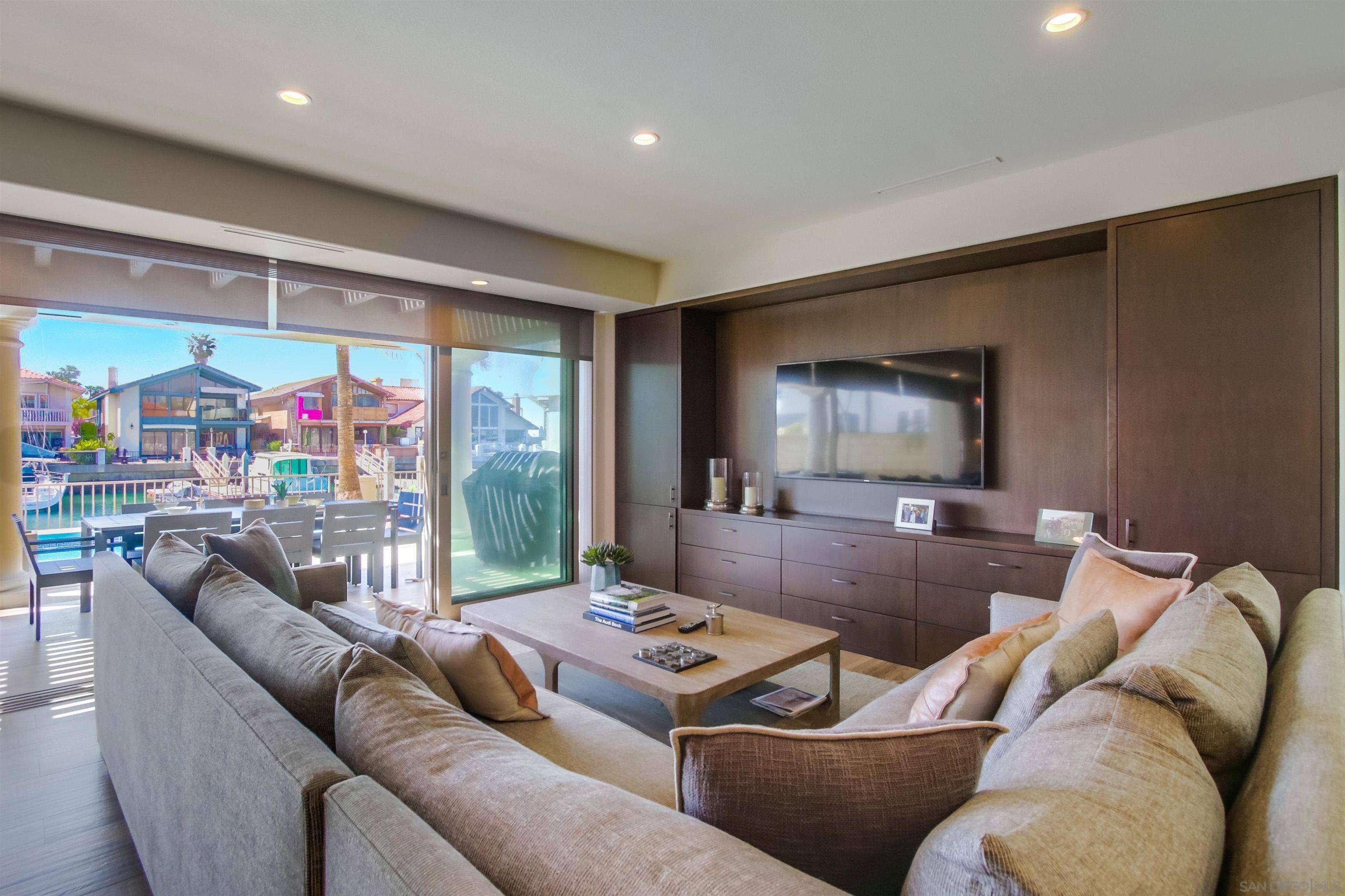 Coronado, CA 92118,8 Buccaneer Way