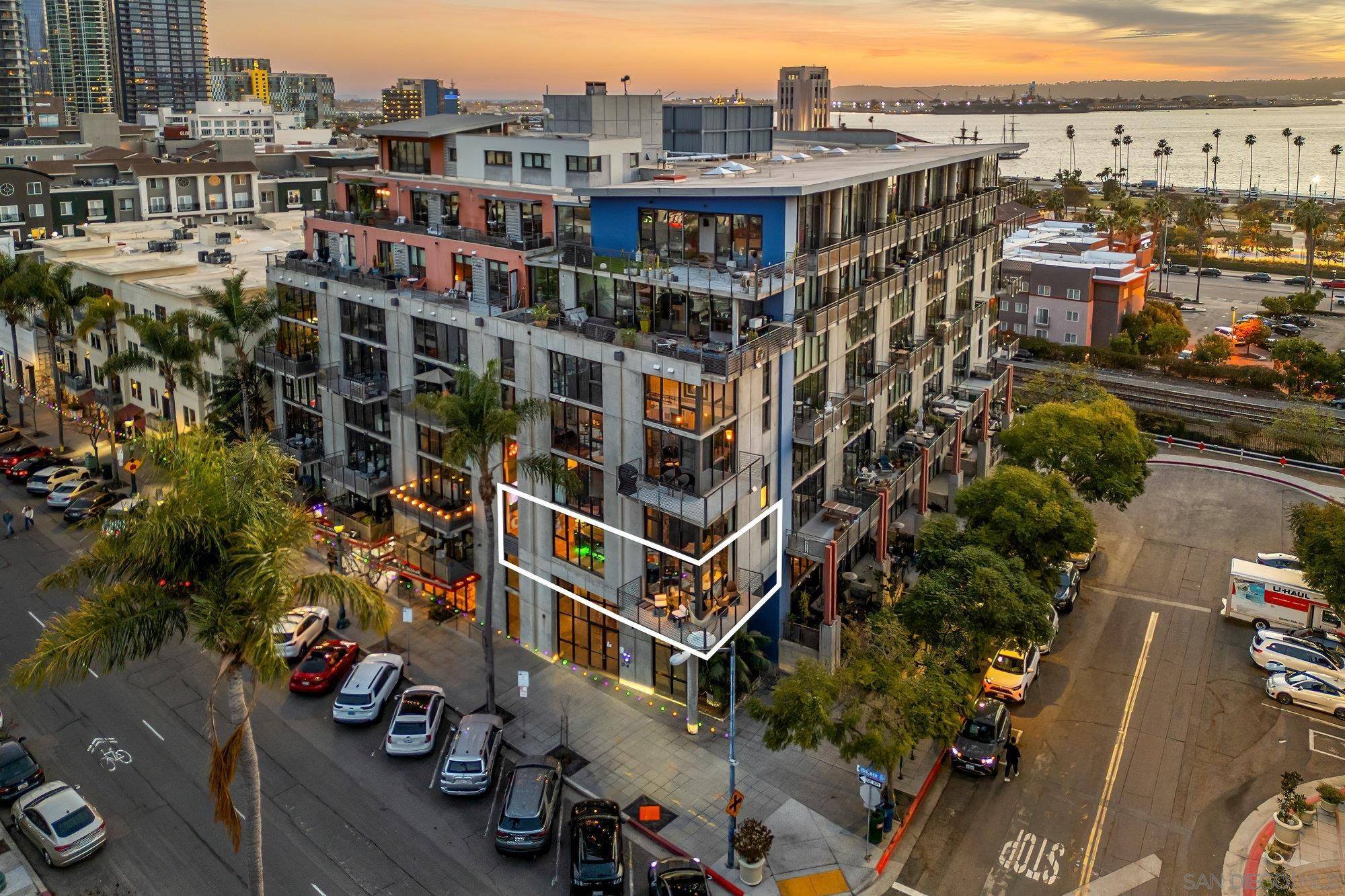 San Diego, CA 92101,1780 Kettner Blvd #305