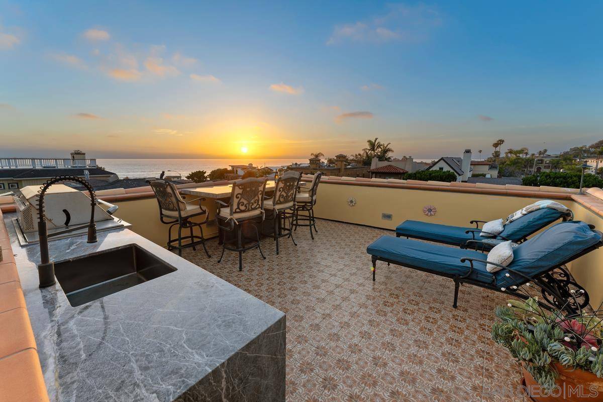 La Jolla, CA 92037,7344 Olivetas Ave