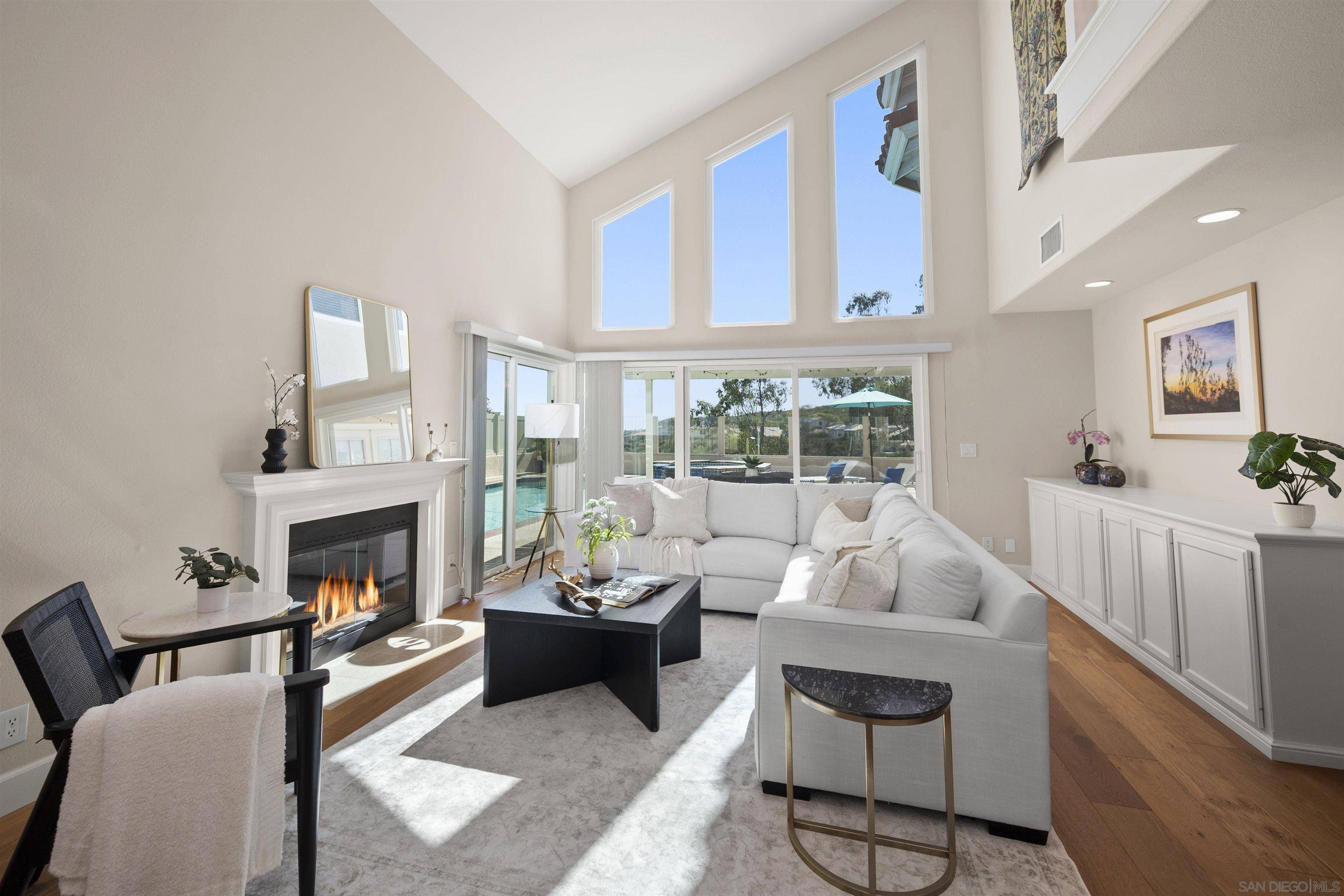 San Diego, CA 92119,6968 Talisman Ct