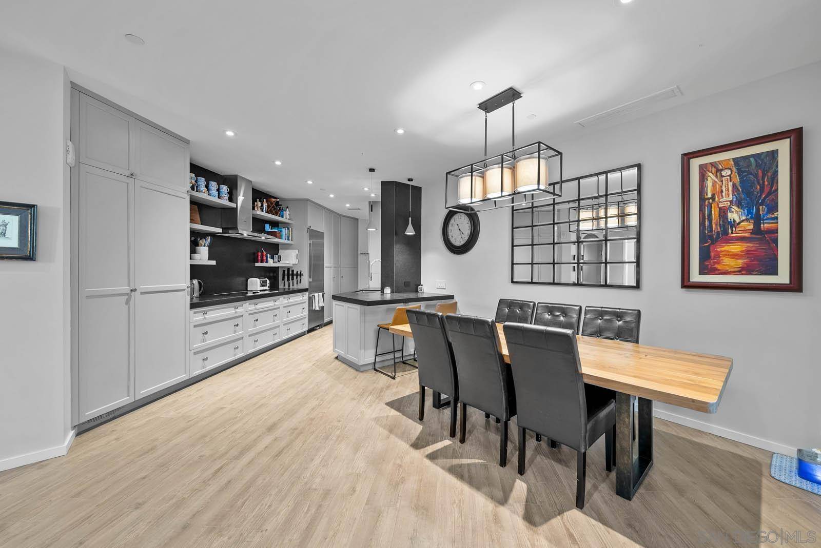San Diego, CA 92101,700 Front St #510