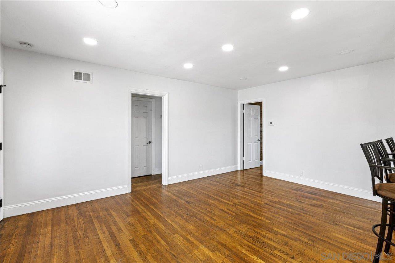 Escondido, CA 92027,703 Erica St