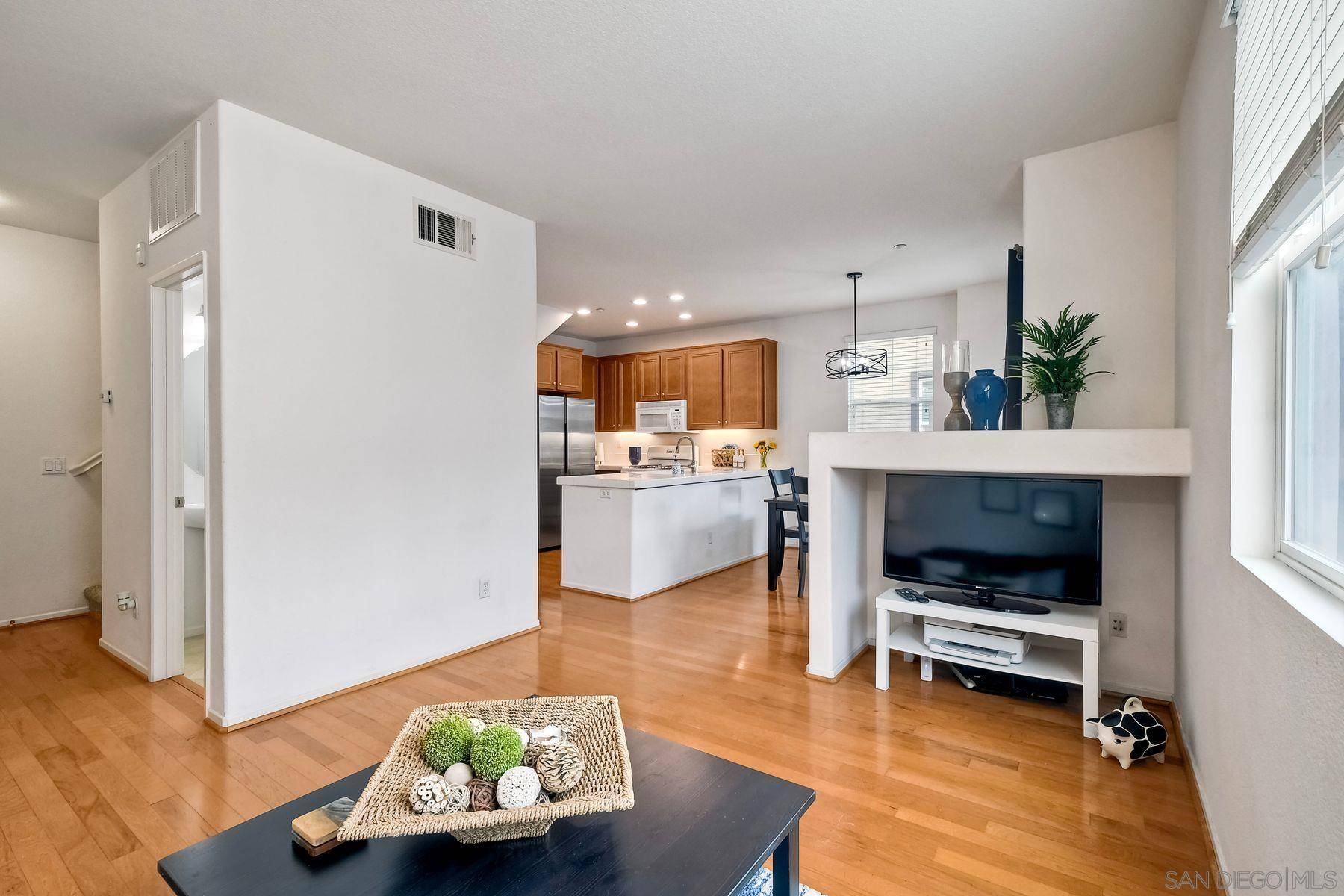 San Diego, CA 92127,16916 Hutchins Landing #64