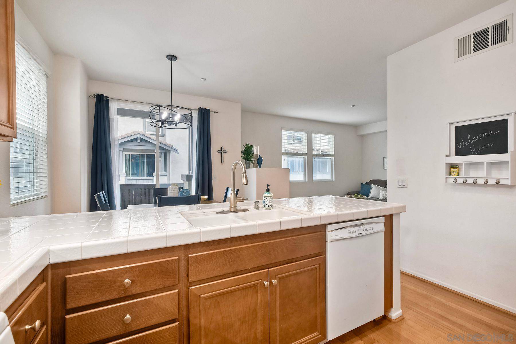 San Diego, CA 92127,16916 Hutchins Landing #64