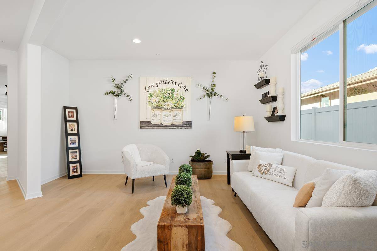 Temecula, CA 92591,32082 Sedge Way