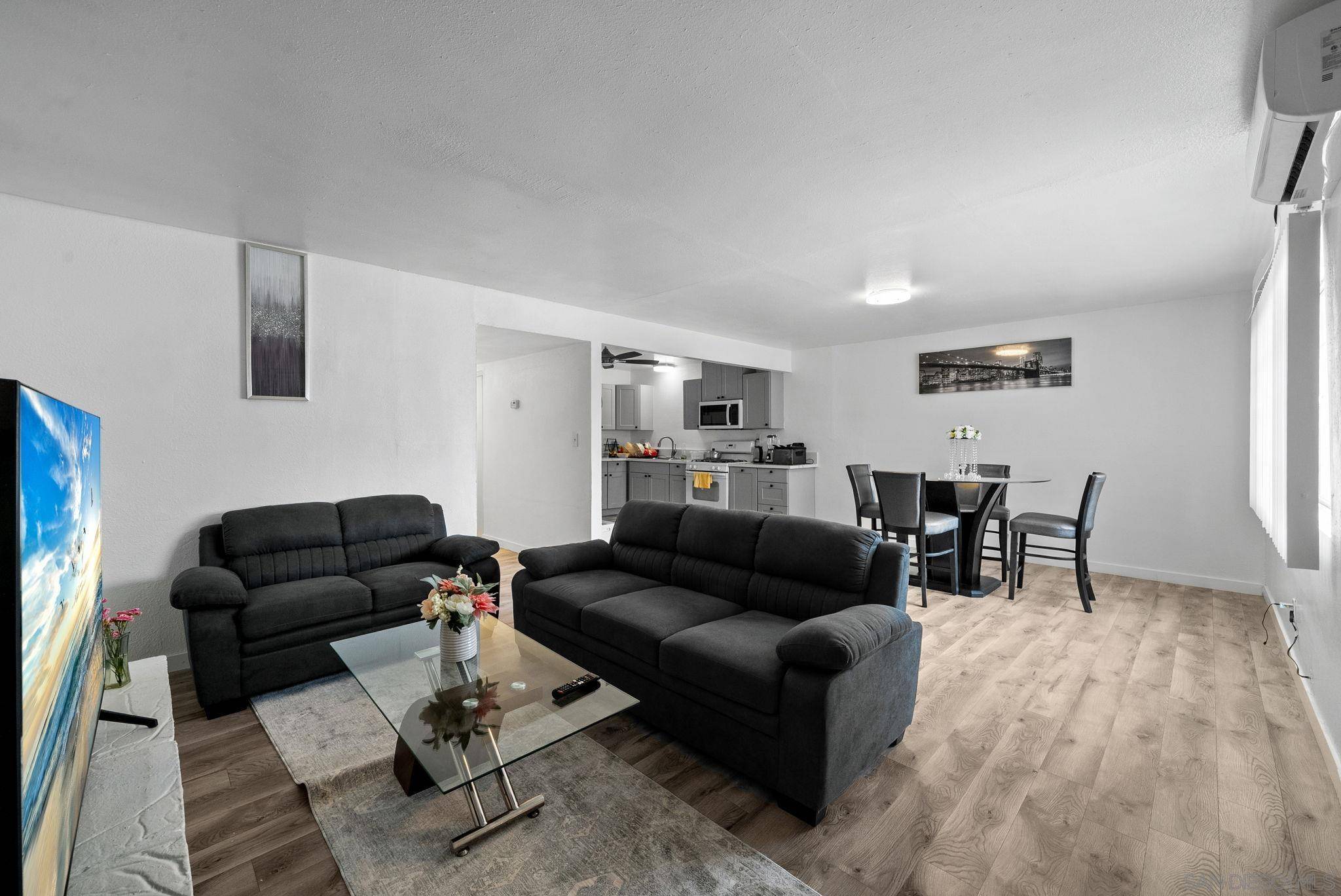 San Diego, CA 92105,5872 Streamview Streamview Dr