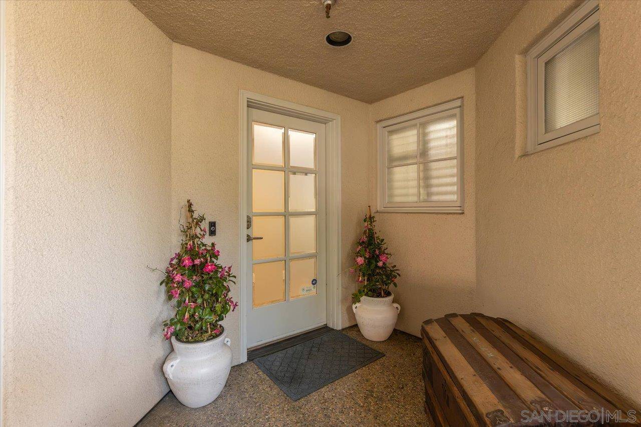 Coronado, CA 92118,1133 1st Street #120