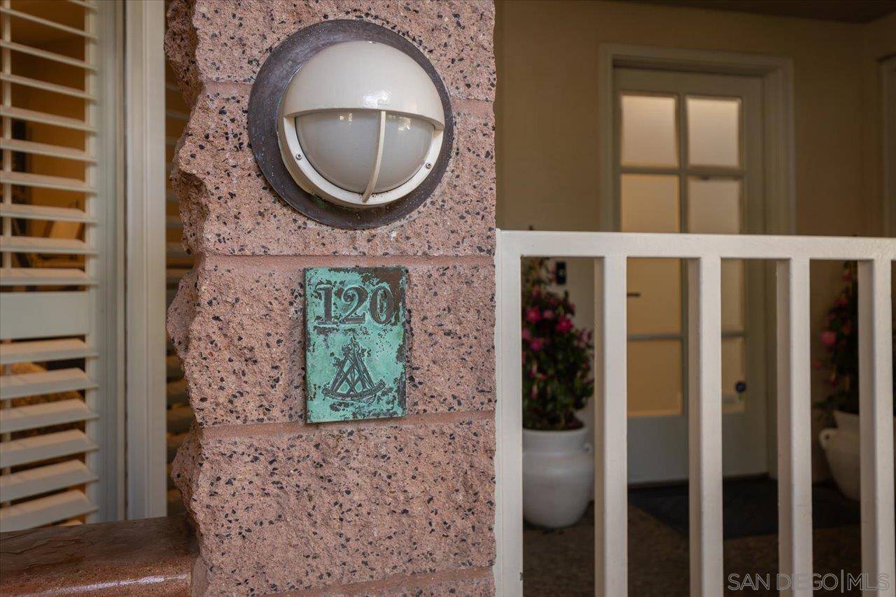 Coronado, CA 92118,1133 1st Street #120