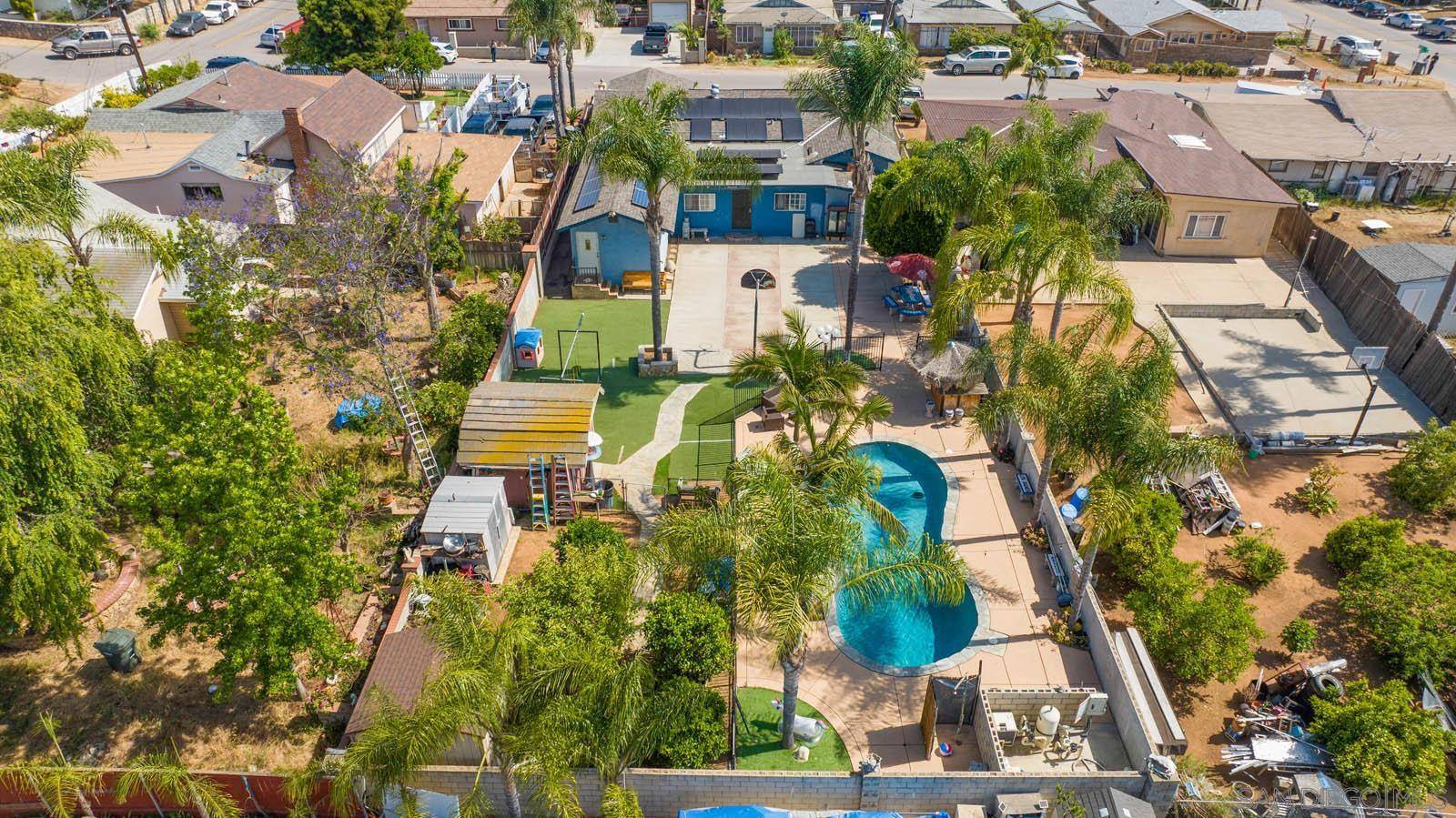 Fallbrook, CA 92028,124 E View St