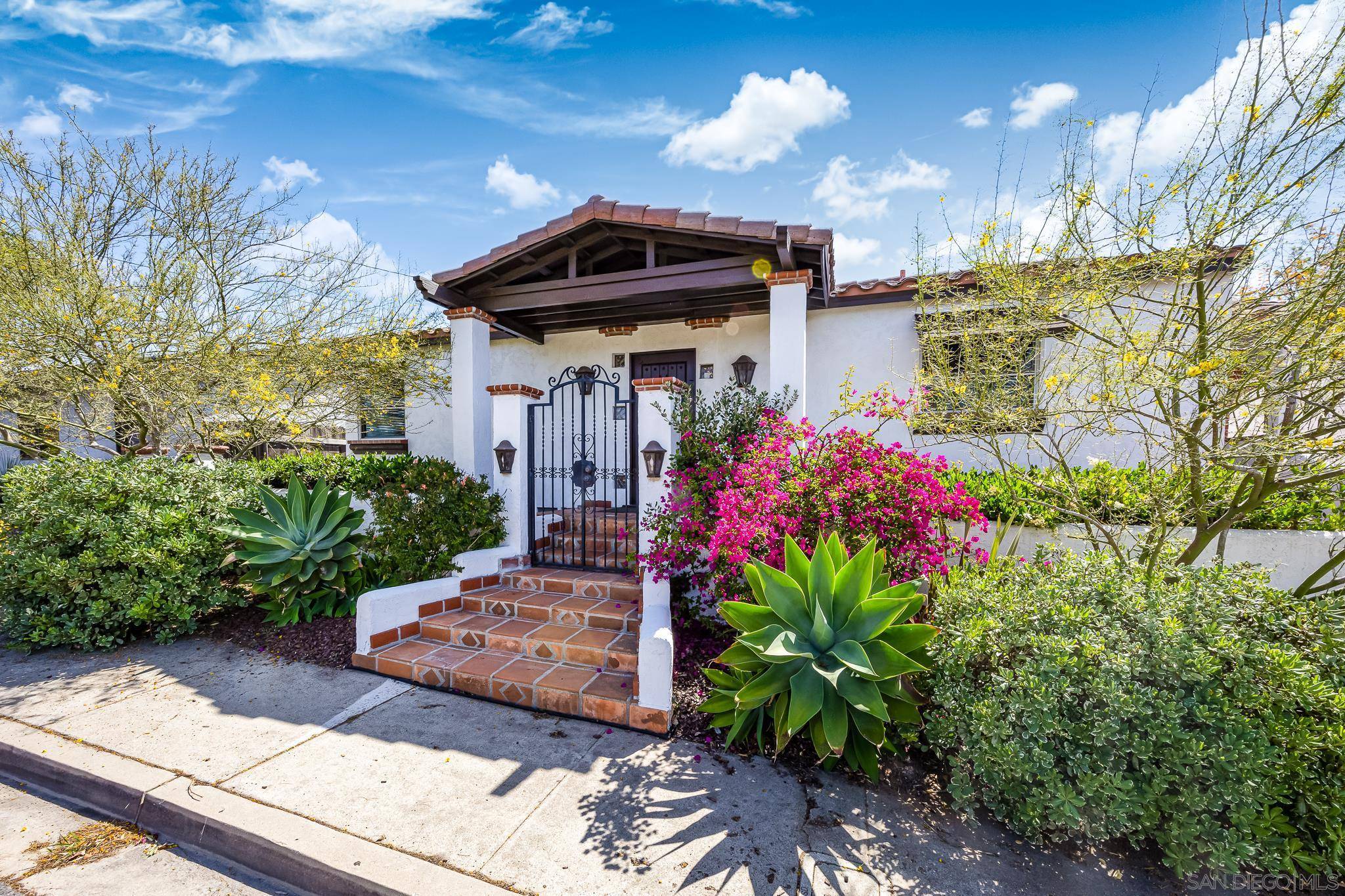 San Diego, CA 92104,2541 Haller St