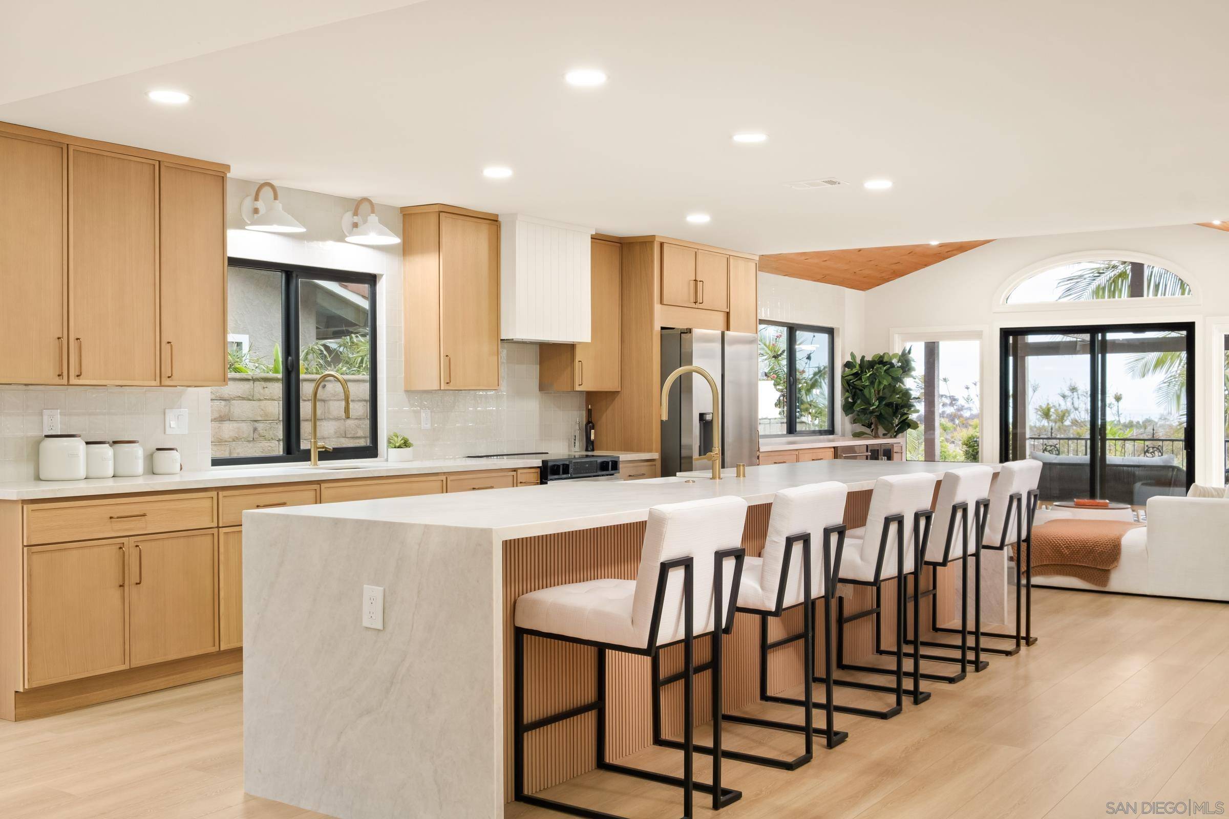 Carlsbad, CA 92008,3985 Syme Dr
