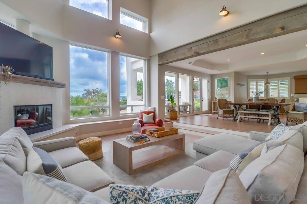 Escondido, CA 92029,1152 Via Conejo