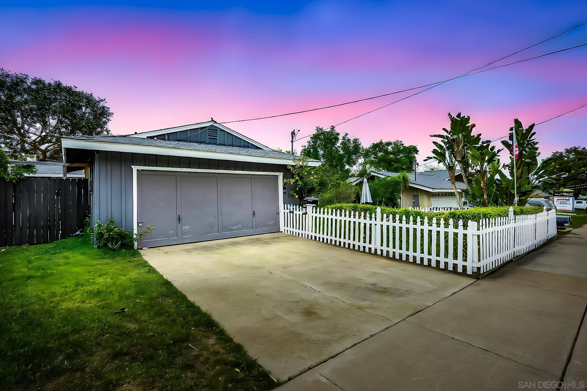 El Cajon, CA 92020,1202 Hardin Dr