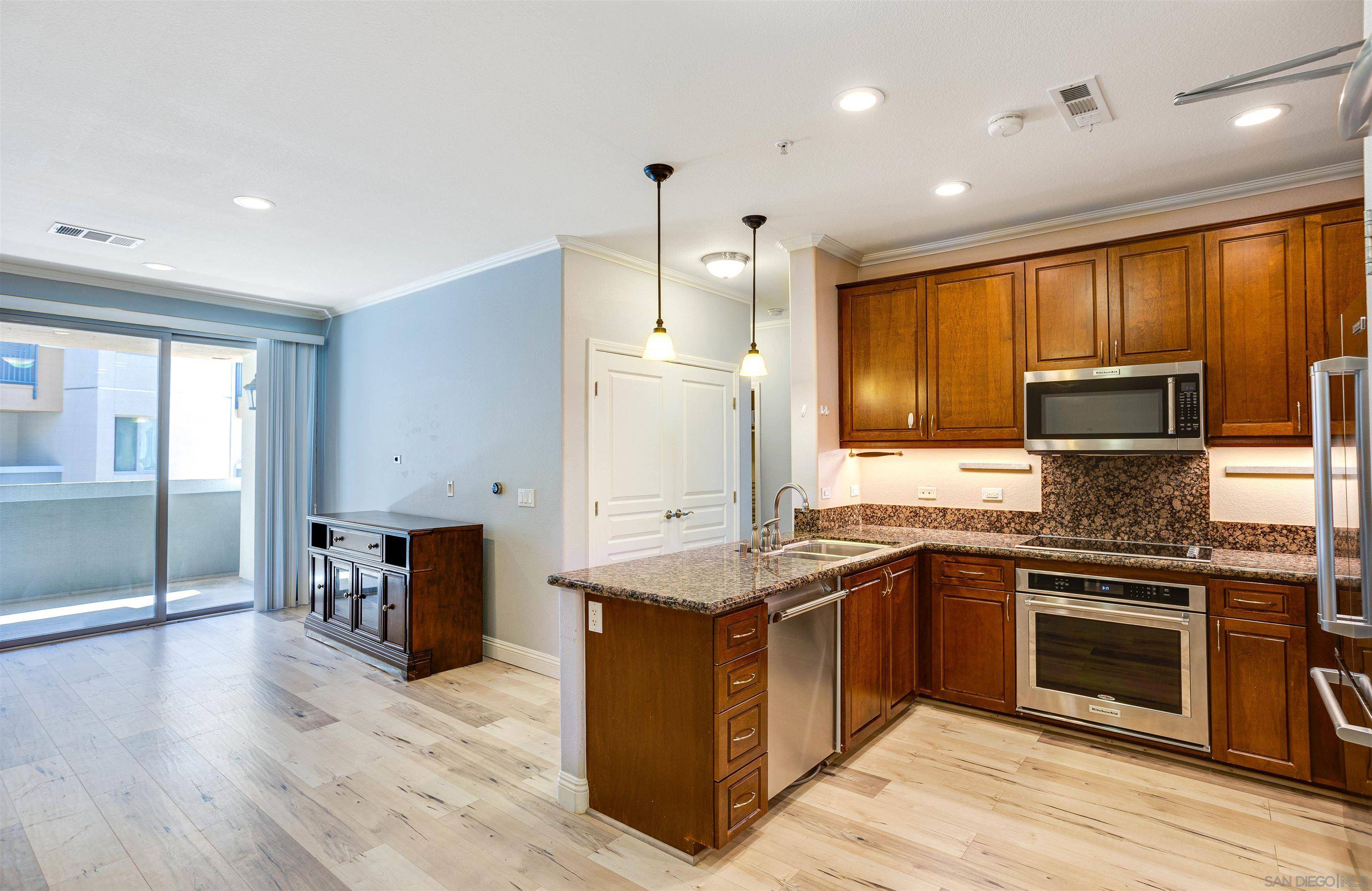 San Diego, CA 92130,3877 Pell Place #223