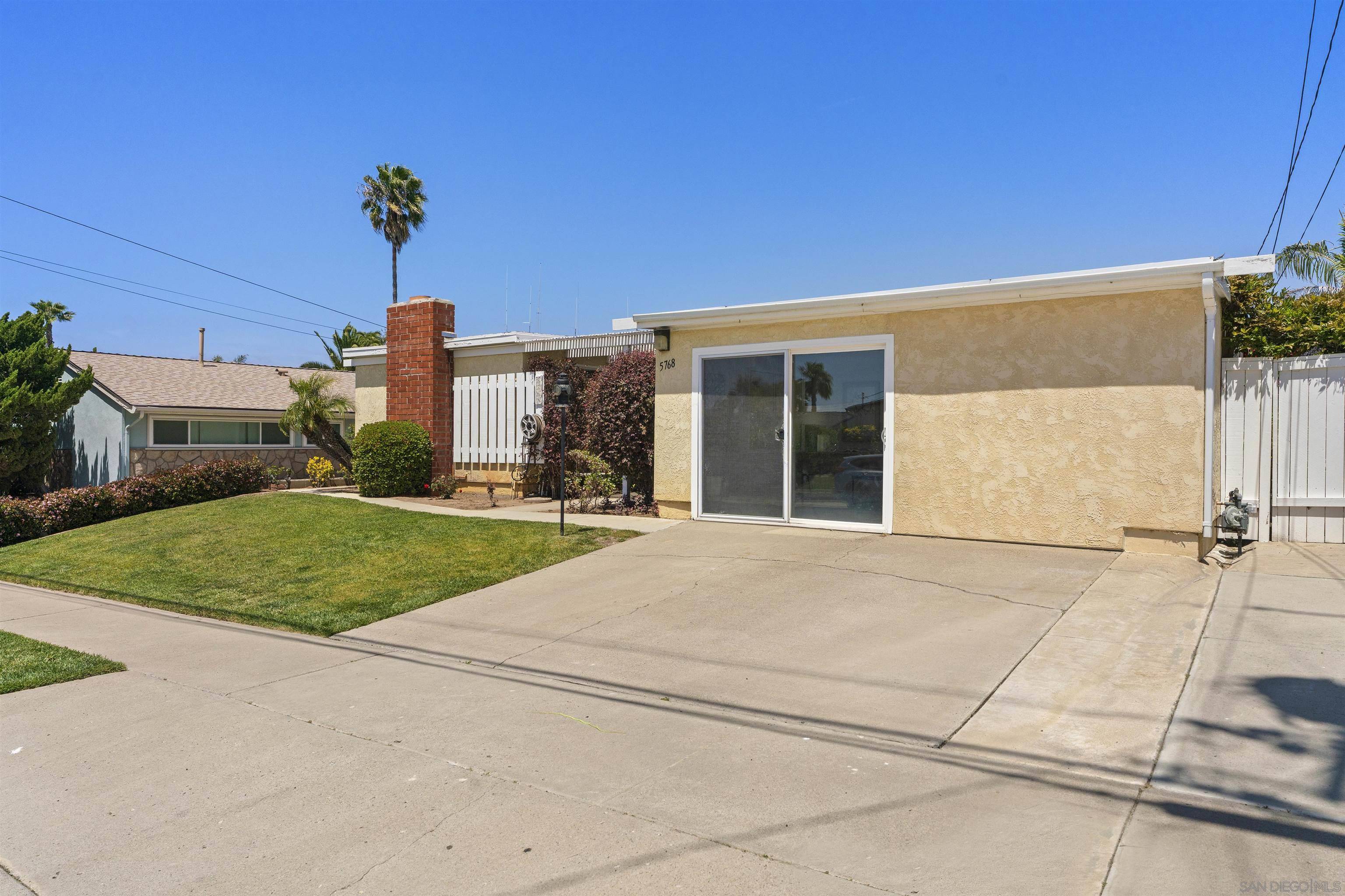 San Diego, CA 92117,5768 CAMBER DR