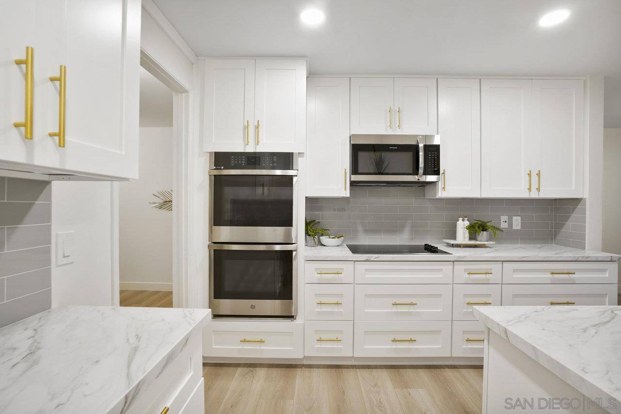 La Jolla, CA 92037,8263 Camino Del Oro #281