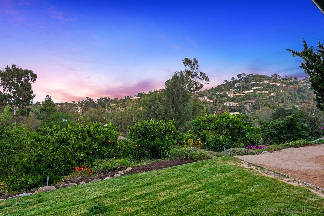 La Mesa, CA 91941,9835 Edgelake Dr