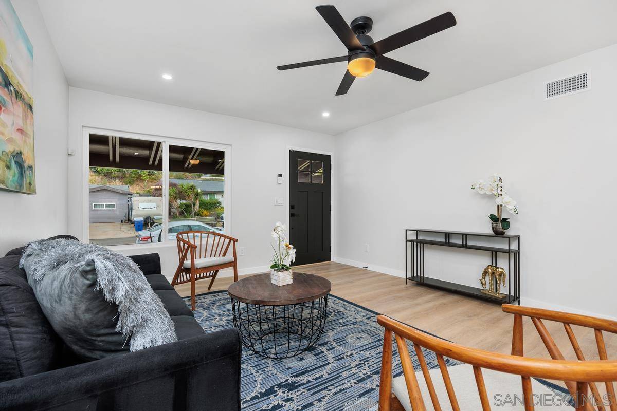 Poway, CA 92064,13417 Silver Lake Dr