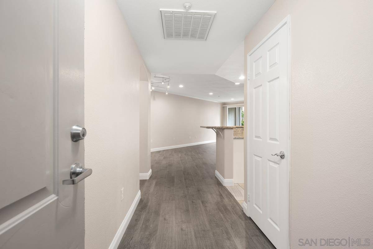 La Jolla, CA 92037,9229 Regents Rd #L124