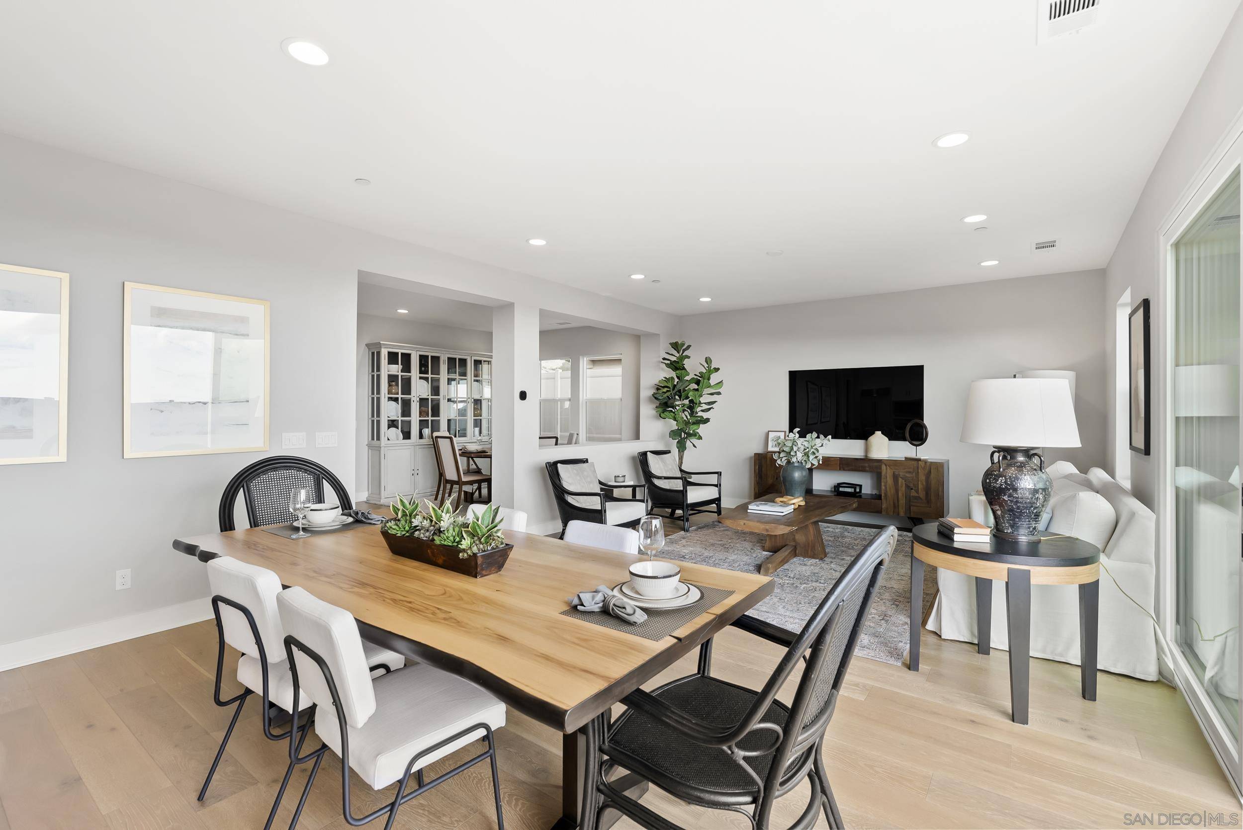 San Marcos, CA 92069,951 Visalia Pl