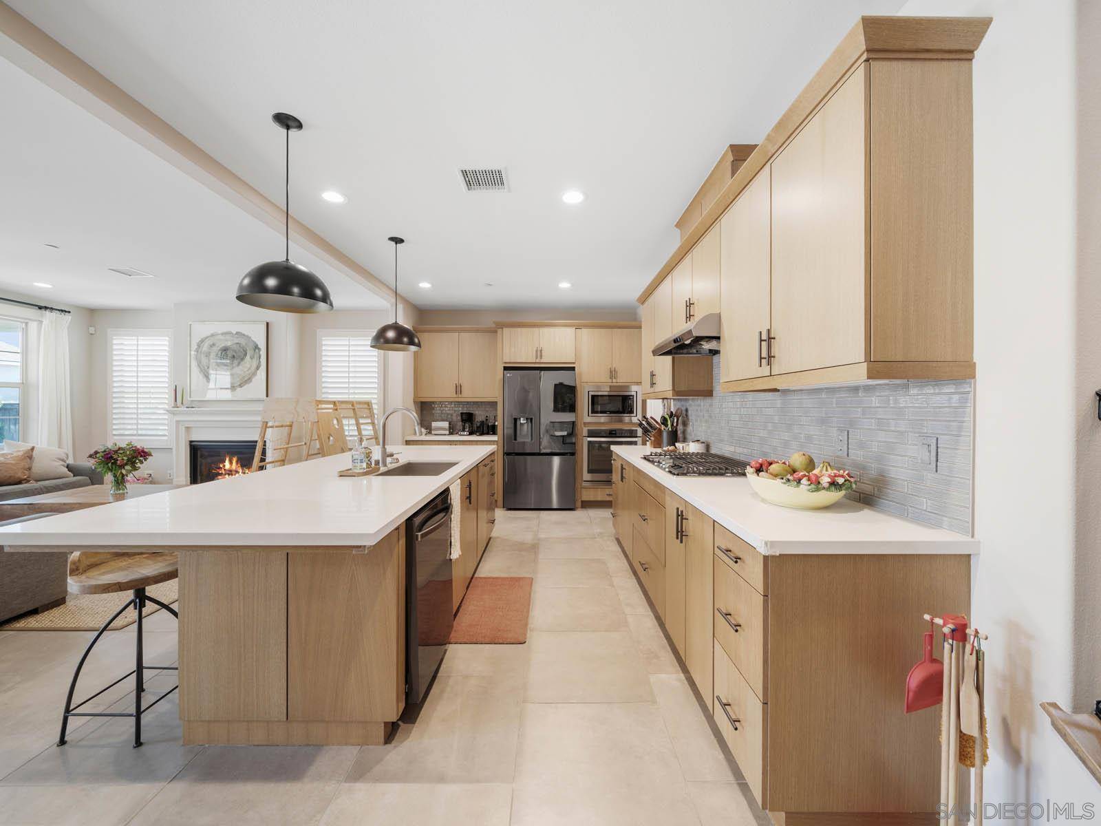 Chula Vista, CA 91913,916 Camino Aldea