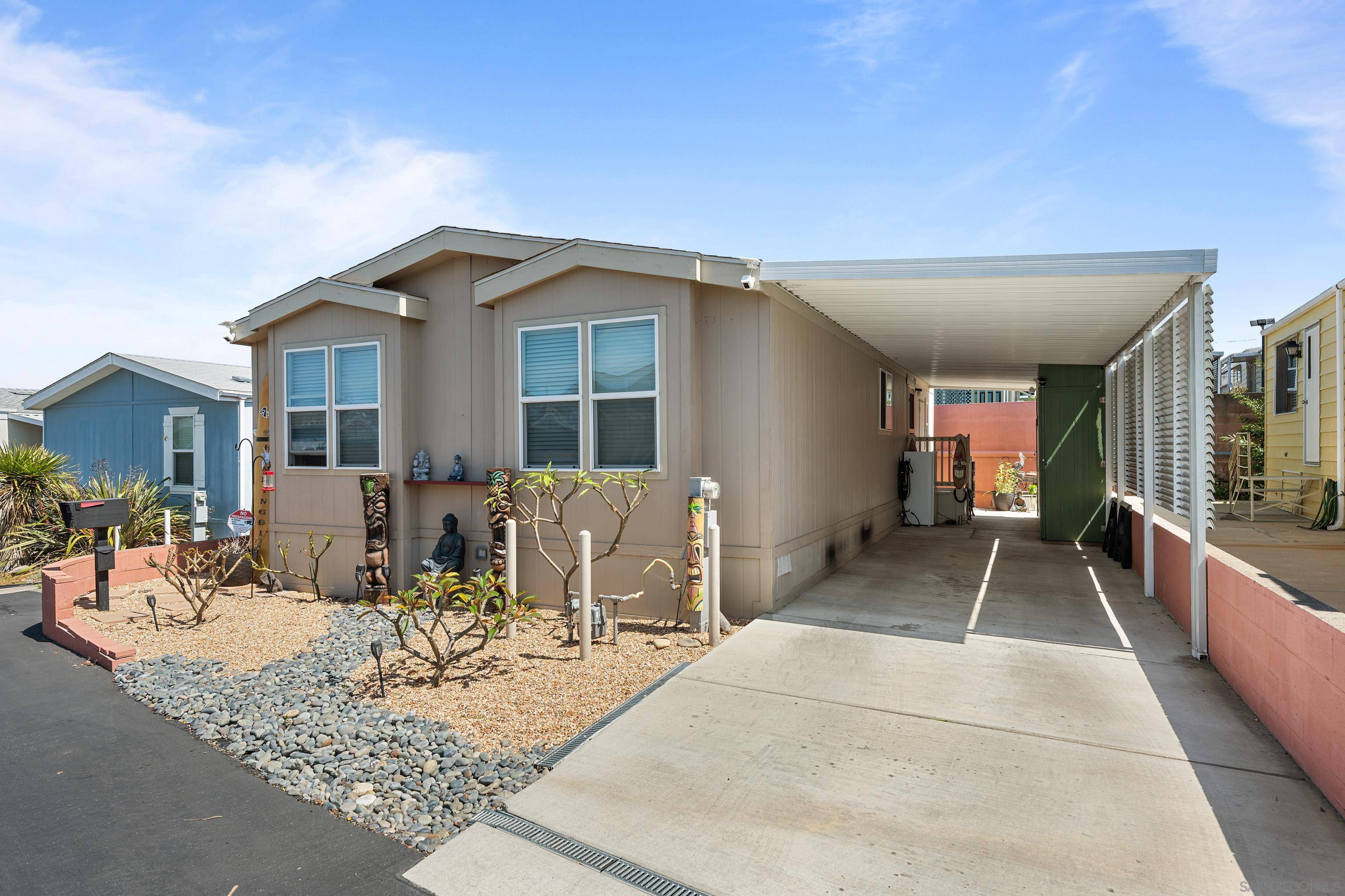 Oceanside, CA 92057,40 Hummingbird Ln.