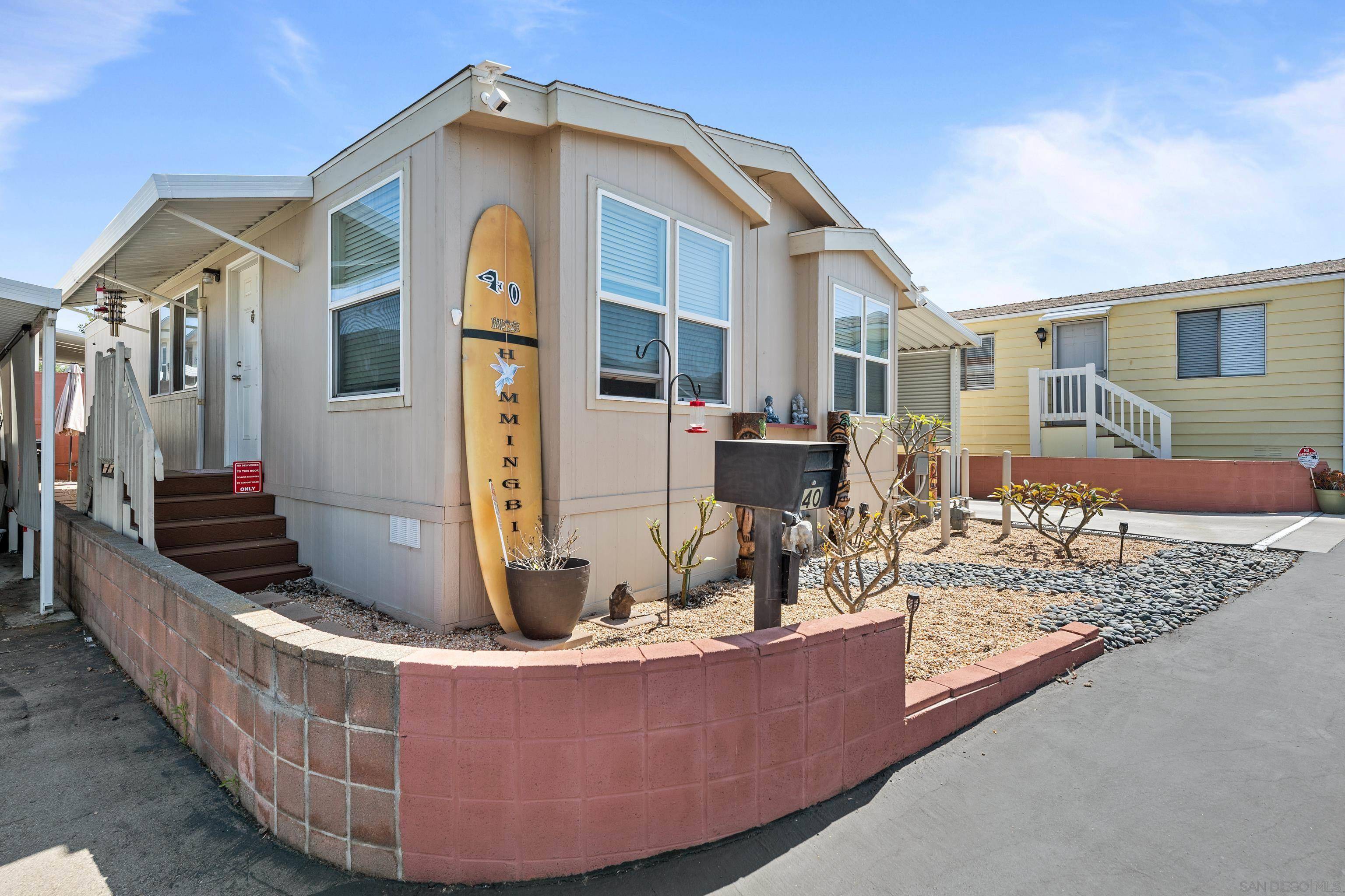 Oceanside, CA 92057,40 Hummingbird Ln.