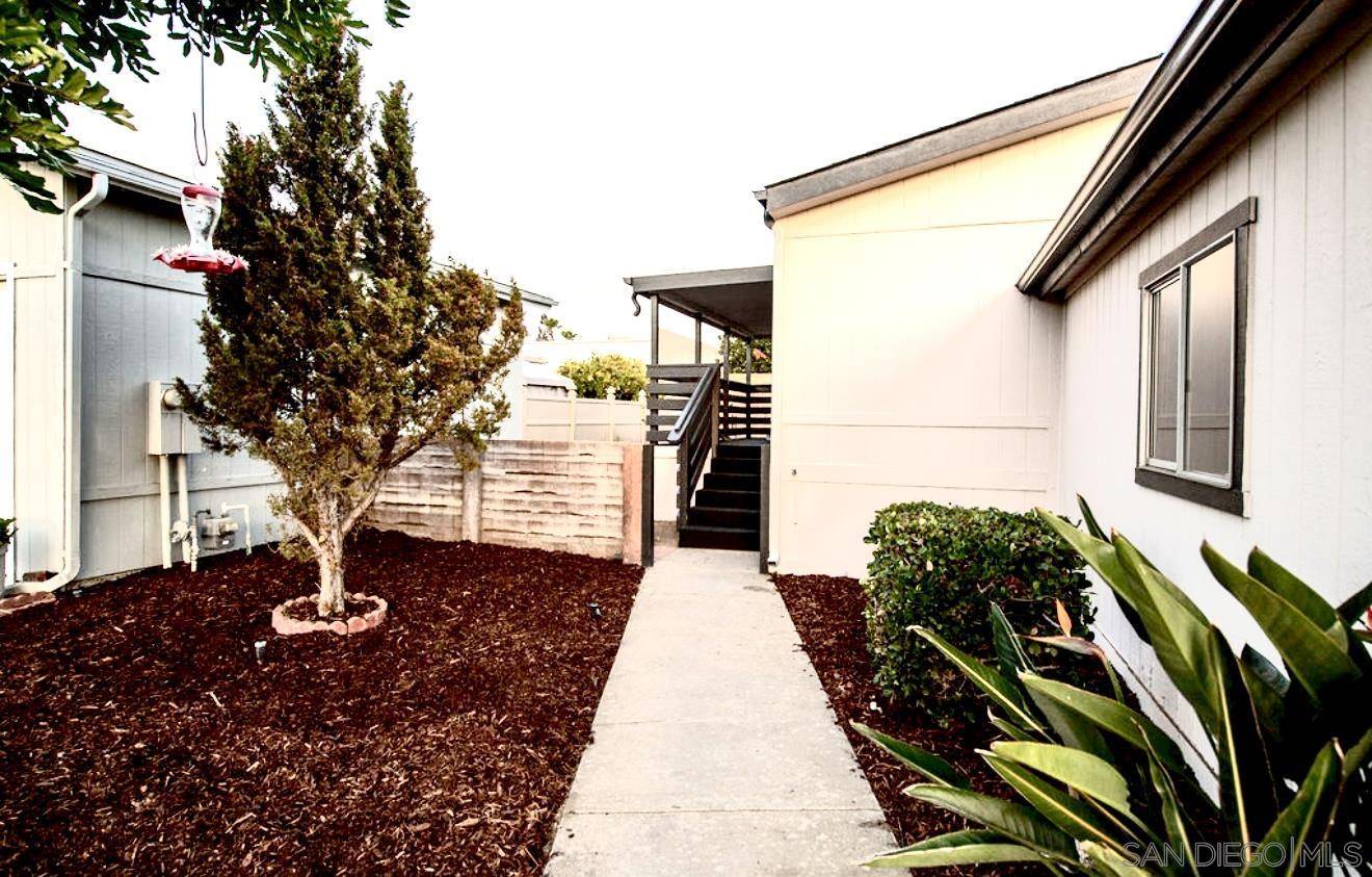 Santee, CA 92071,9255 N Magnolia Ave #335