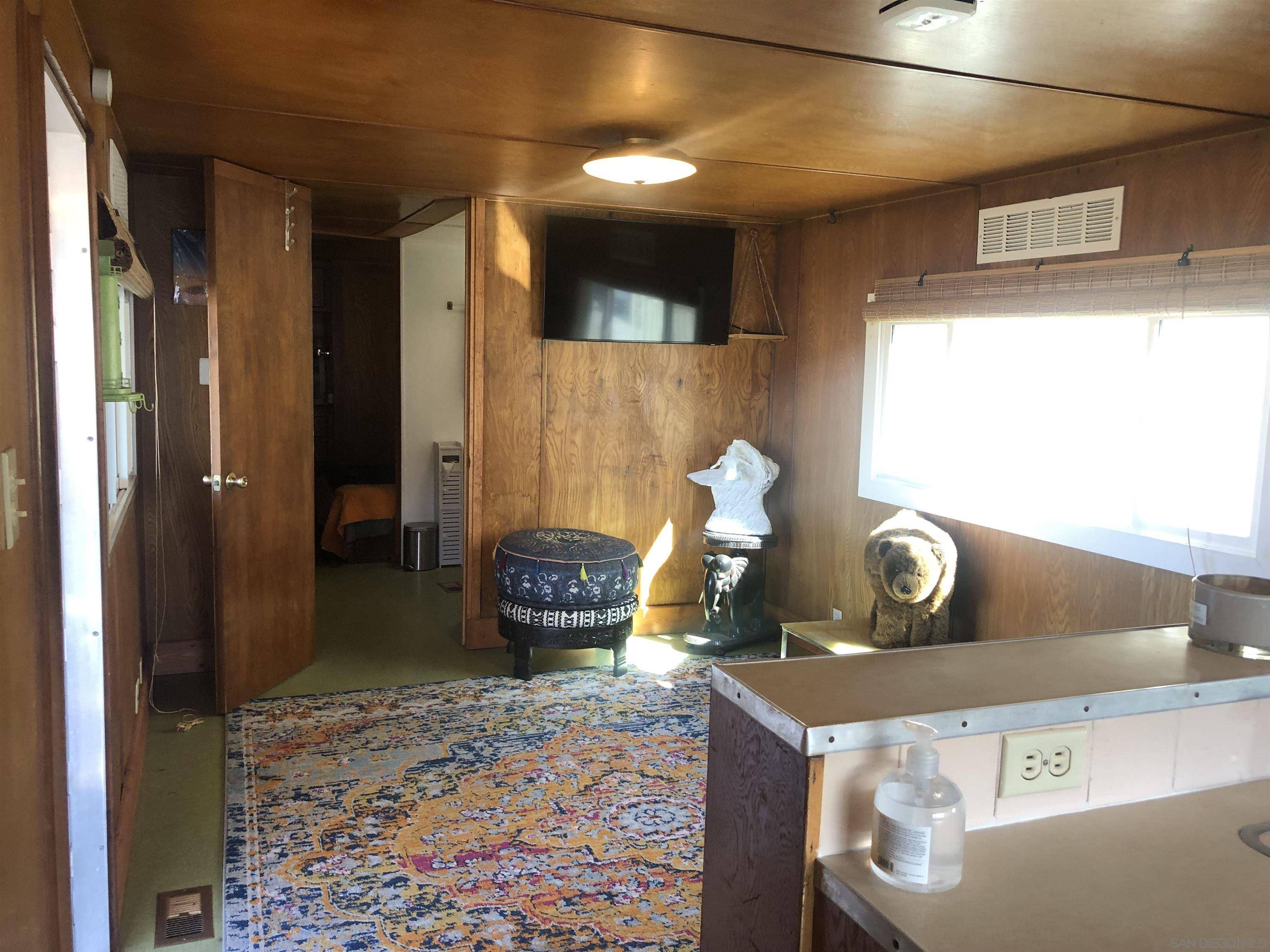 Oceanside, CA 92054,1046 S Cleveland #14
