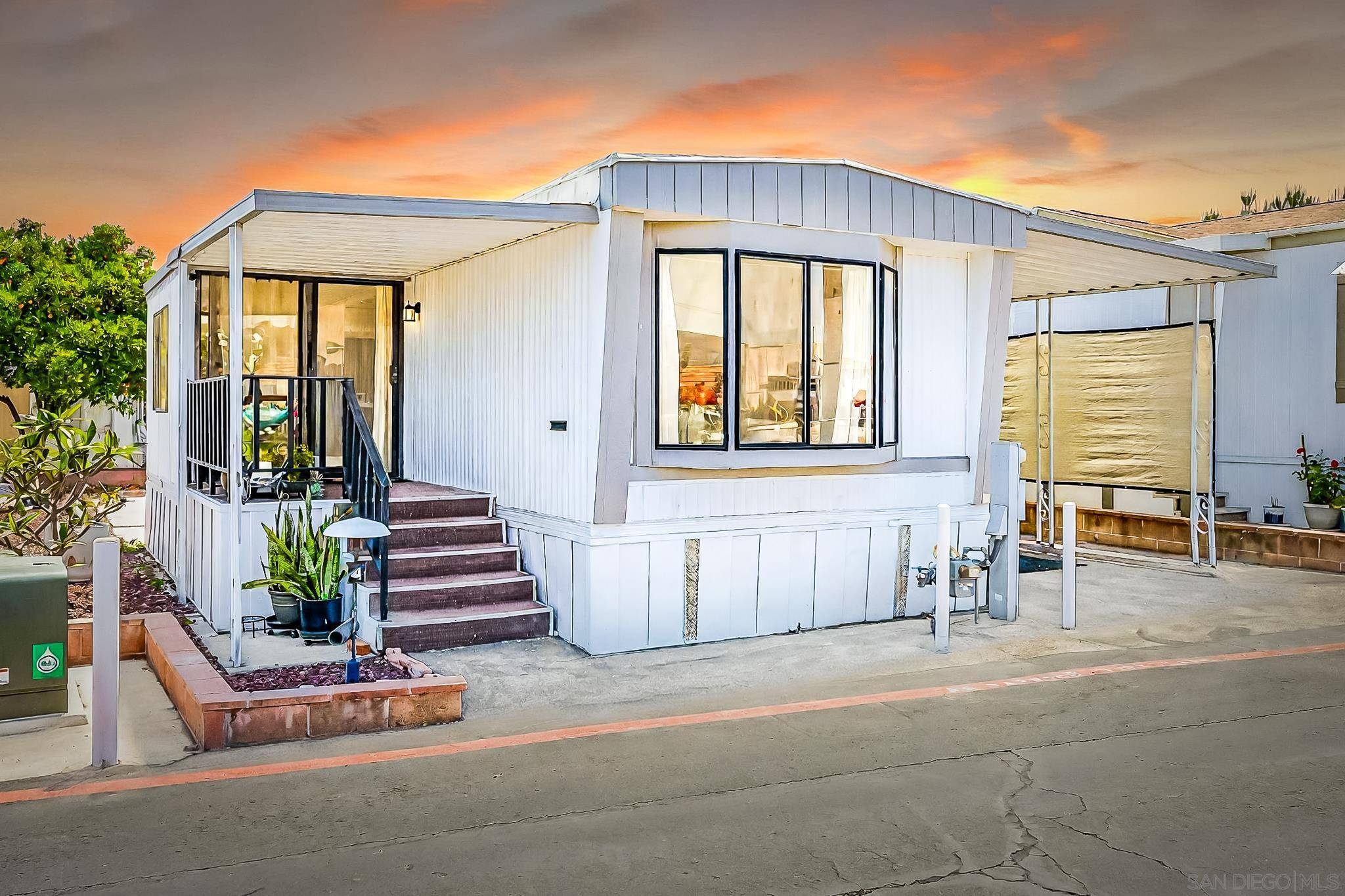 San Marcos, CA 92069,1515 E Capalina Rd #SPC 4