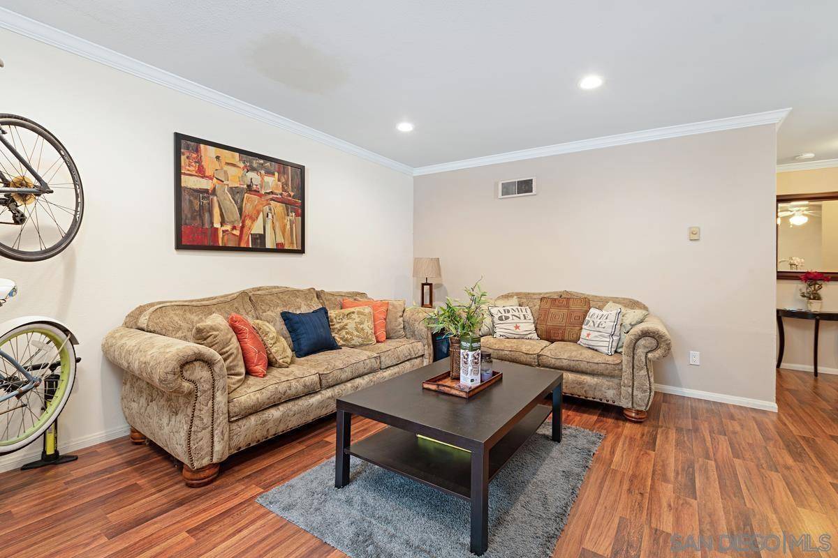 San Diego, CA 92122,7455 Charmant Dr #1807